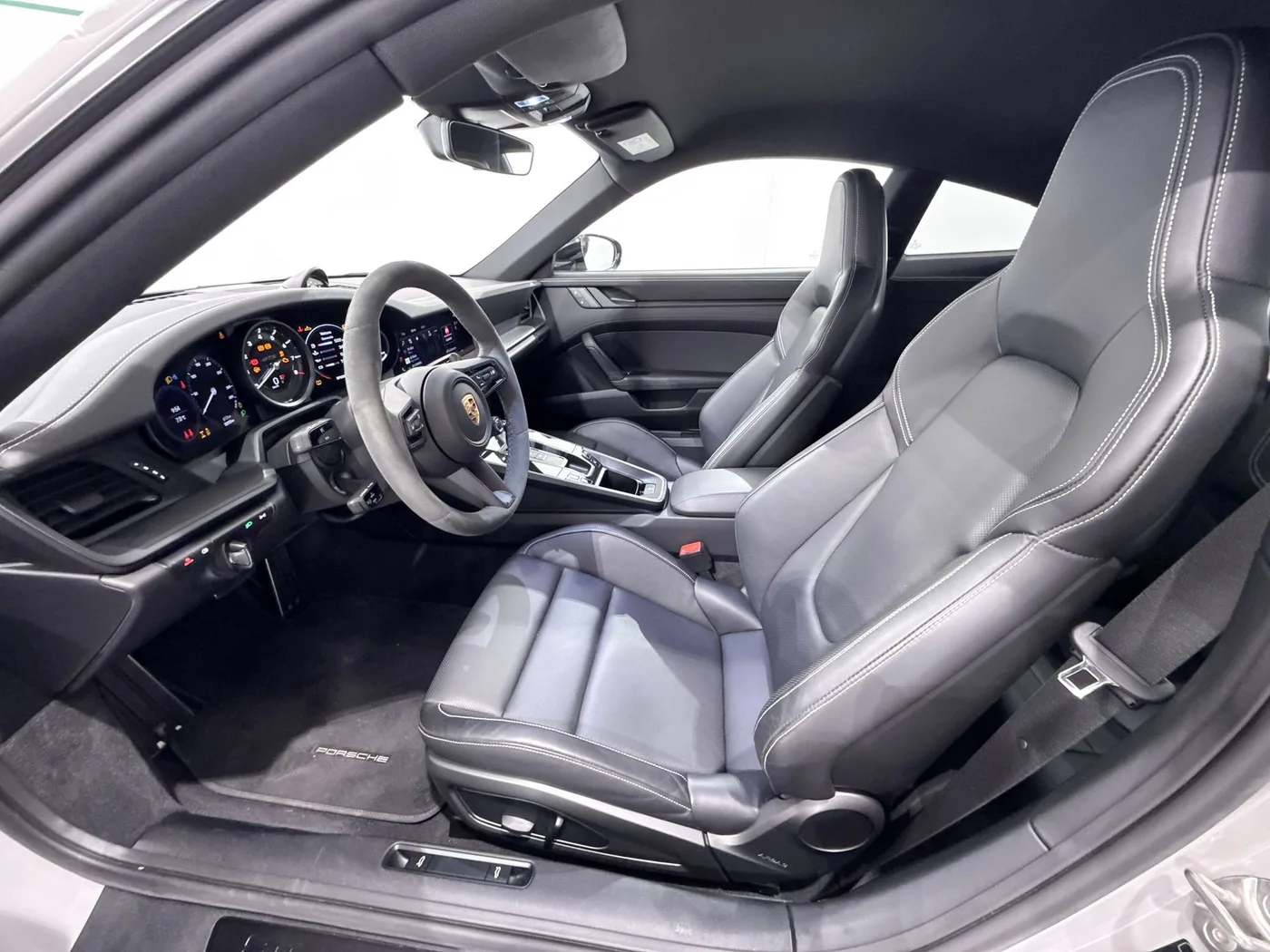 2023 Porsche 911 Carrera 4 GTS angeboten von einem Supersportwagenhändler in Zibido San Giacomo, Italien, Foto 16 von 25