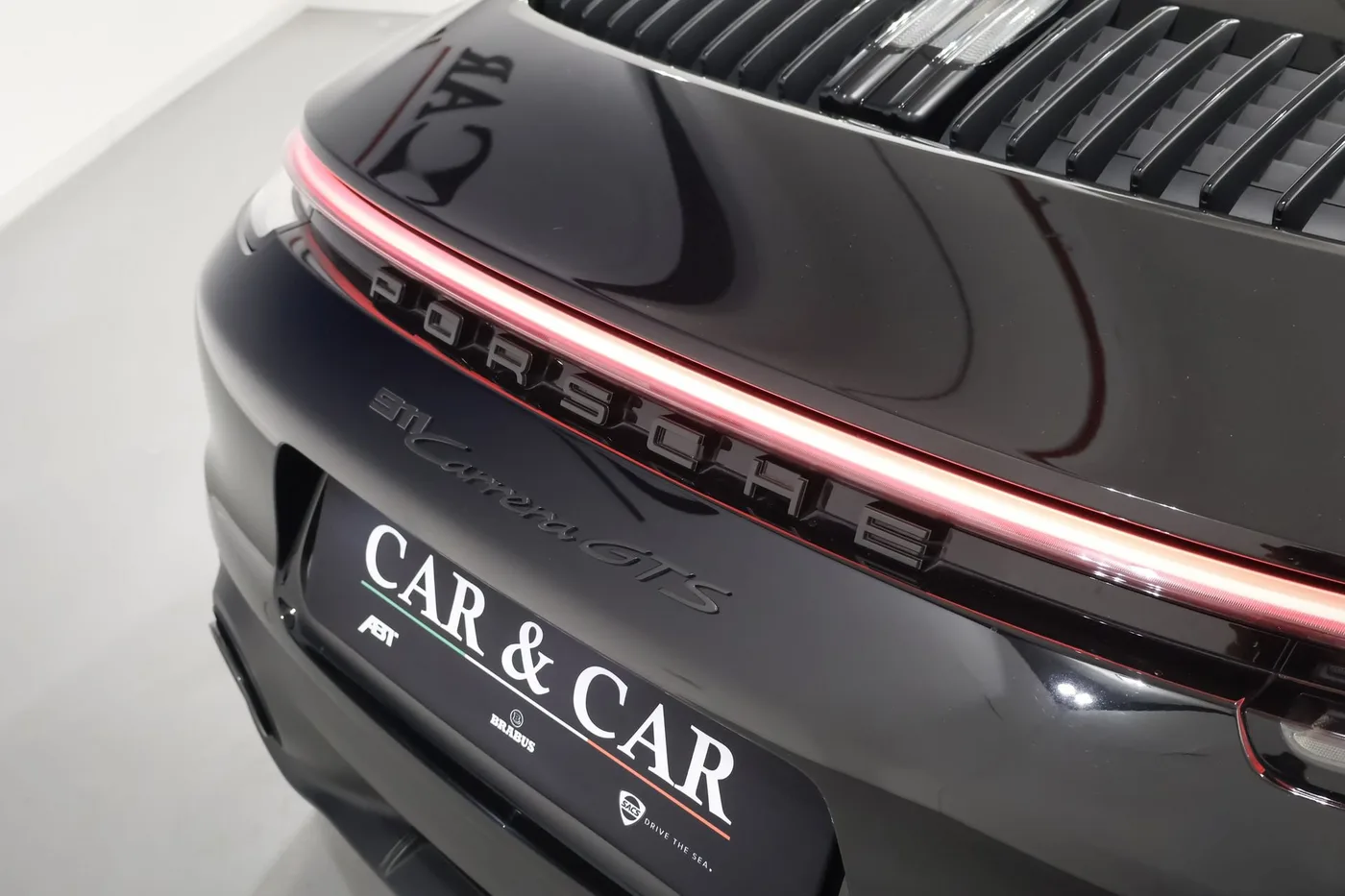 2023 Porsche 911 Carrera GTS Cabriolet proposée par un spécialiste de la supercar à Zibido San Giacomo, Italie, photo 17 sur 23
