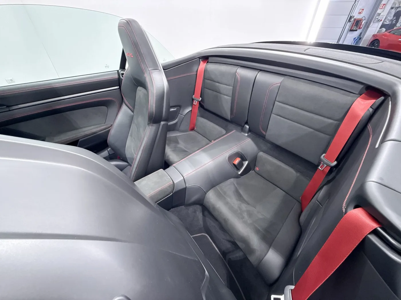 2023 Porsche 911 Carrera GTS Cabriolet proposée par un spécialiste de la supercar à Zibido San Giacomo, Italie, photo 20 sur 23