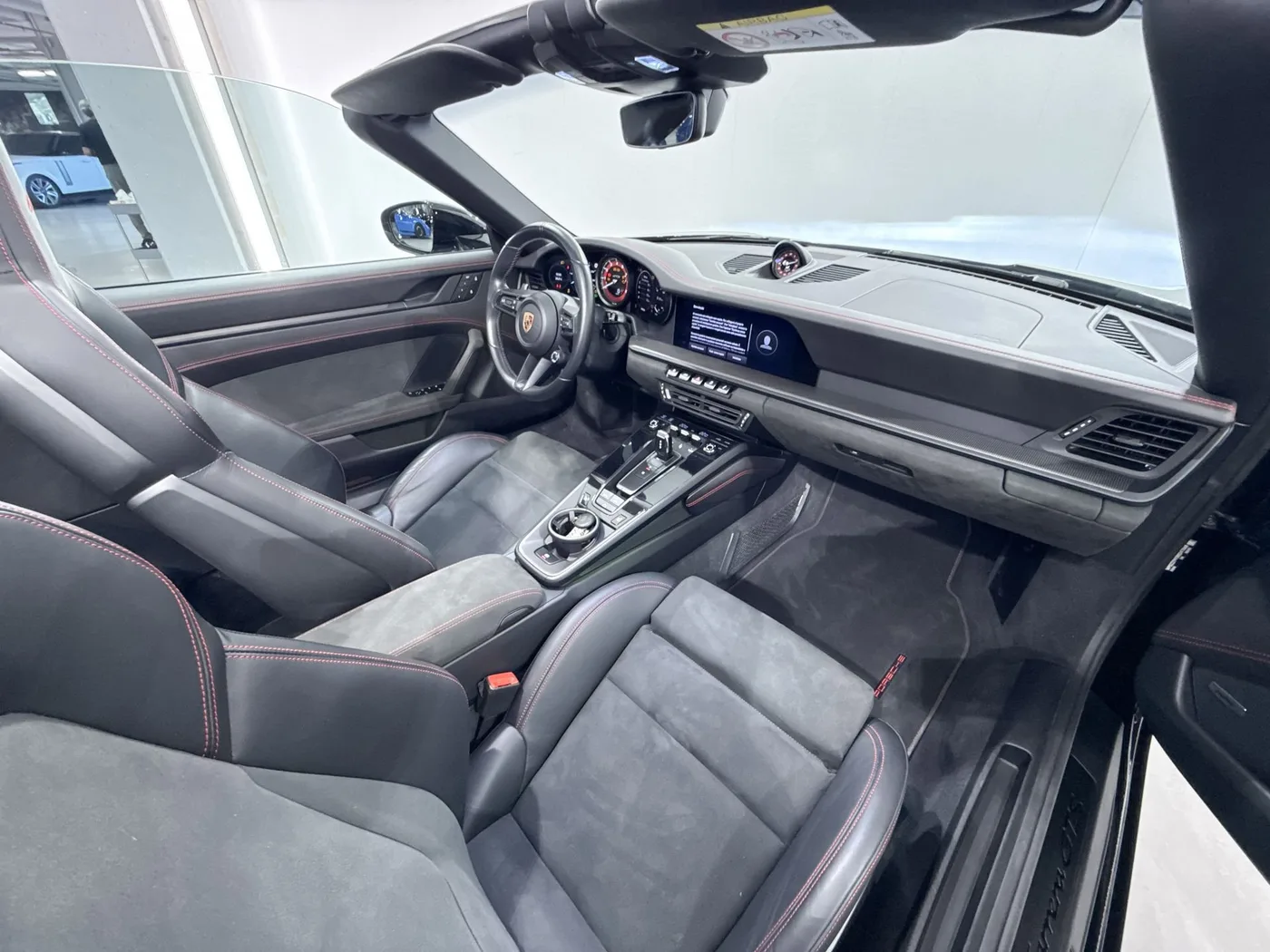 2023 Porsche 911 Carrera GTS Cabriolet proposée par un spécialiste de la supercar à Zibido San Giacomo, Italie, photo 21 sur 23