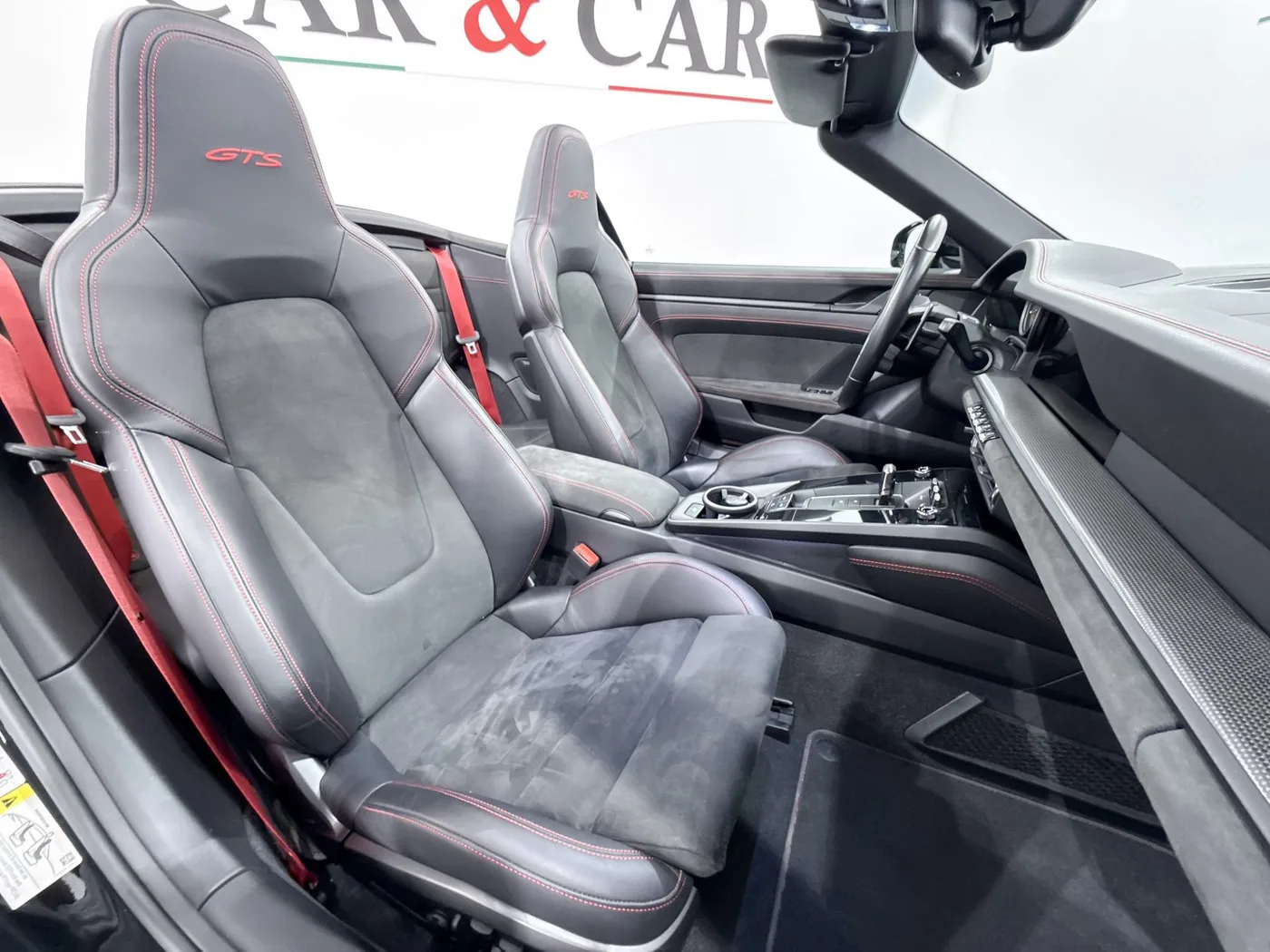2023 Porsche 911 Carrera GTS Cabriolet proposée par un spécialiste de la supercar à Zibido San Giacomo, Italie, photo 22 sur 23
