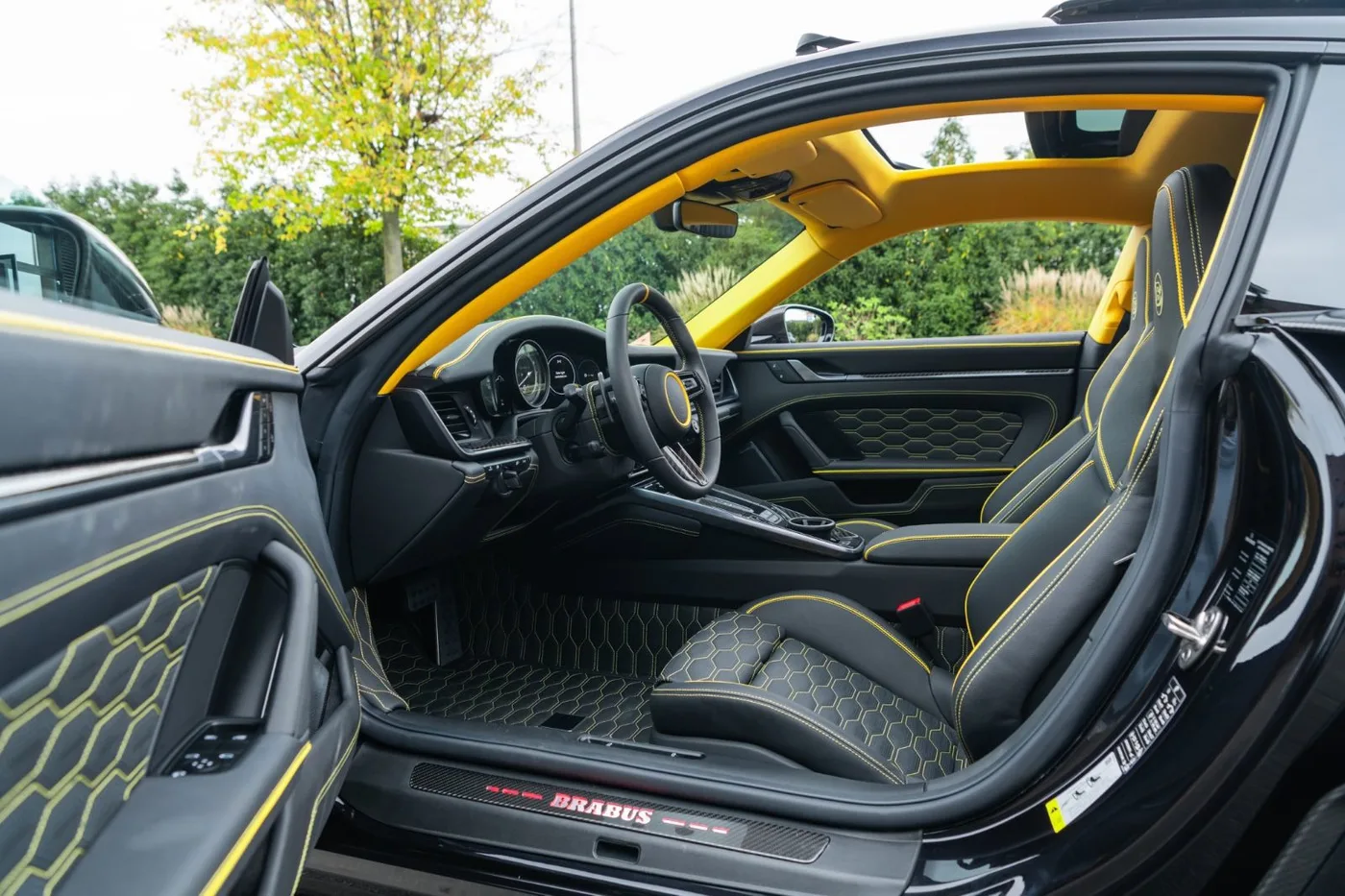 2023 Brabus 900 Rocket R angeboten von einem Supersportwagenhändler in Gronau, Deutschland, Foto 16 von 25