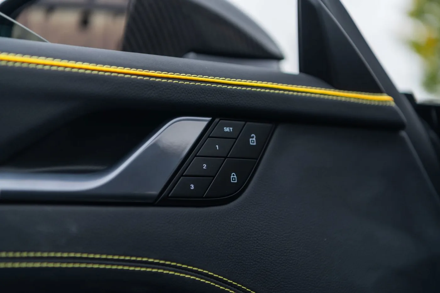 2023 Brabus 900 Rocket R angeboten von einem Supersportwagenhändler in Gronau, Deutschland, Foto 22 von 25