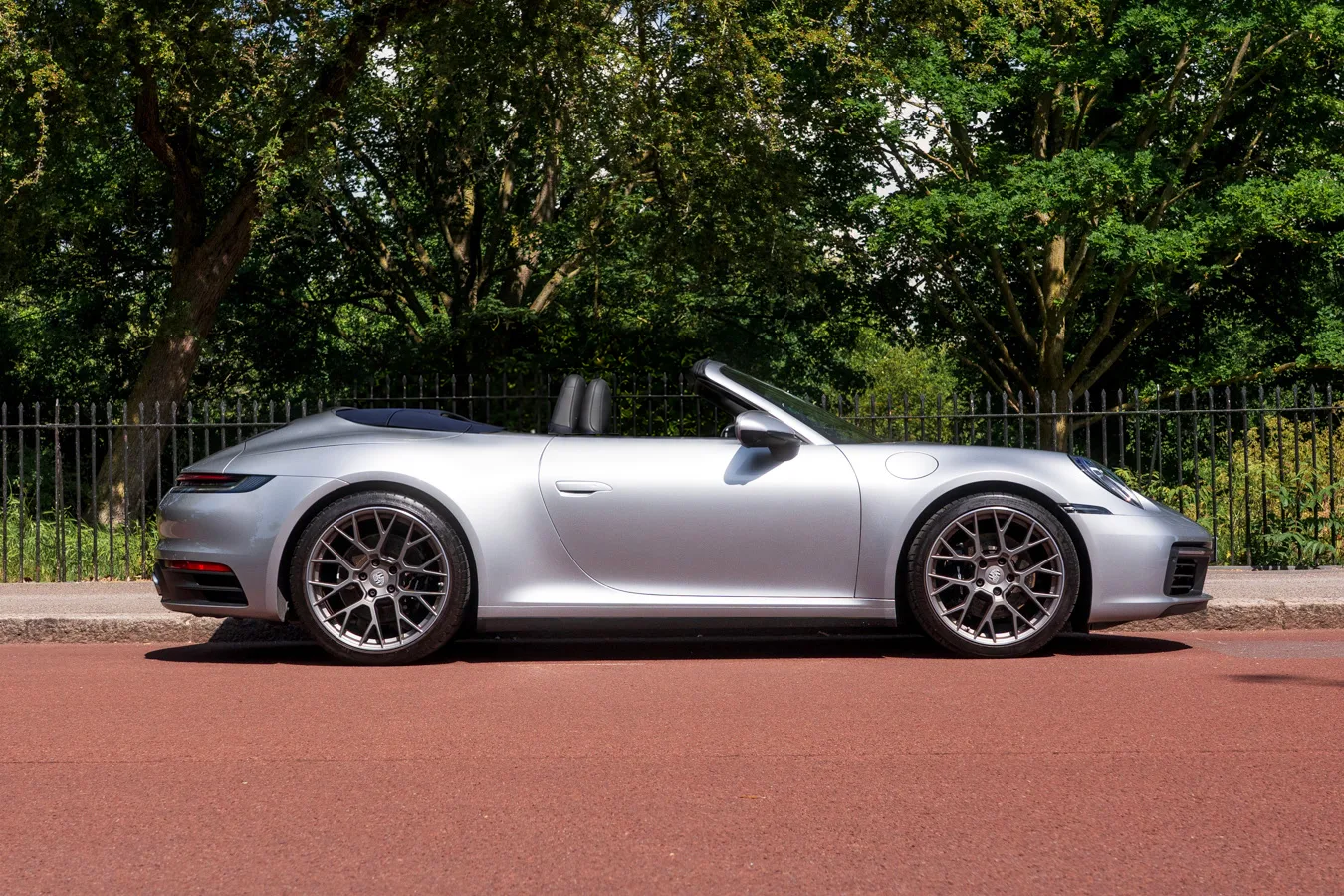 2023 Porsche 911 Carrera 4S Cabriolet Heritage Design, 4/30