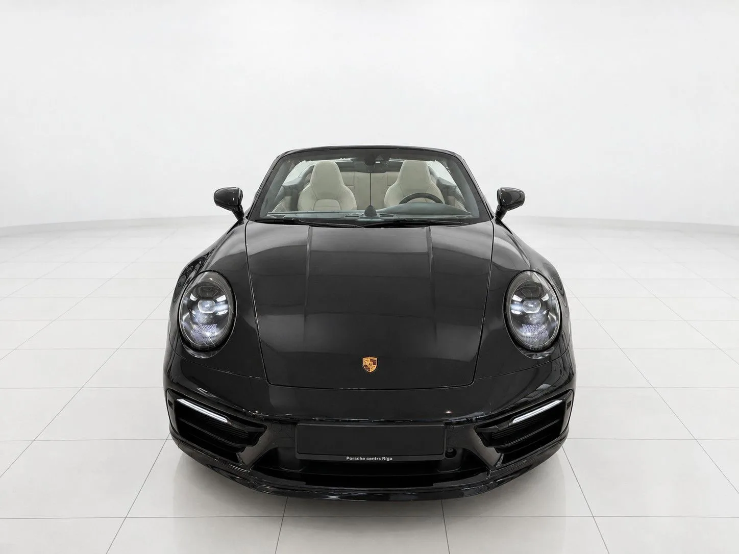 2023 Porsche 911 Carrera 4S Cabriolet, 2/30