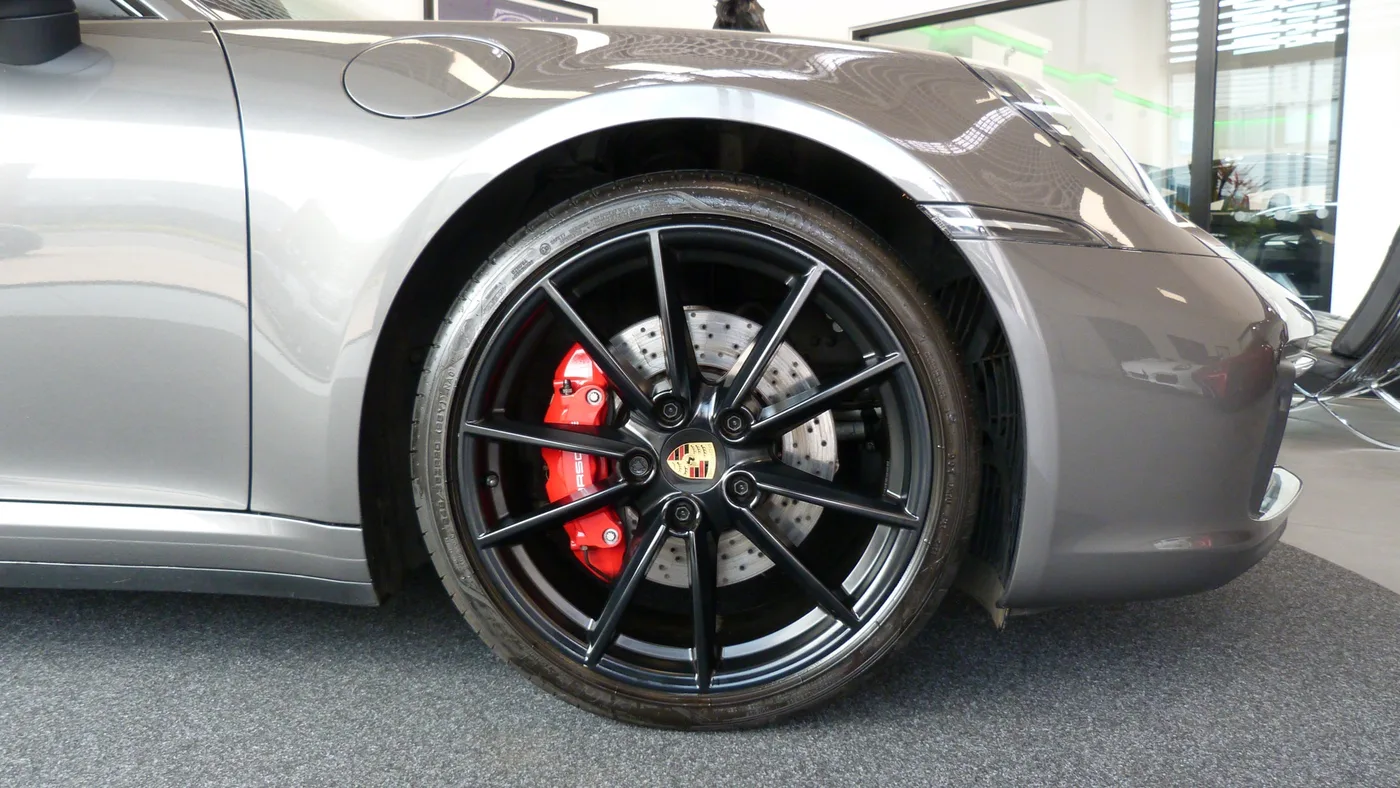 2023 Porsche 911 Carrera angeboten von einer Vertragshändlergruppe in Cheltenham, Vereinigtes Königreich, Foto 4 von 25