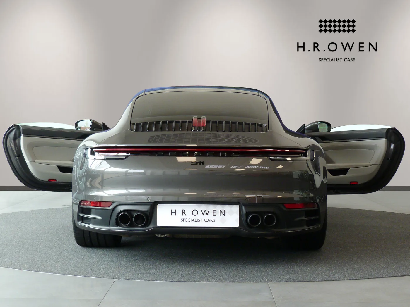 2023 Porsche 911 Carrera angeboten von einer Vertragshändlergruppe in Cheltenham, Vereinigtes Königreich, Foto 11 von 25