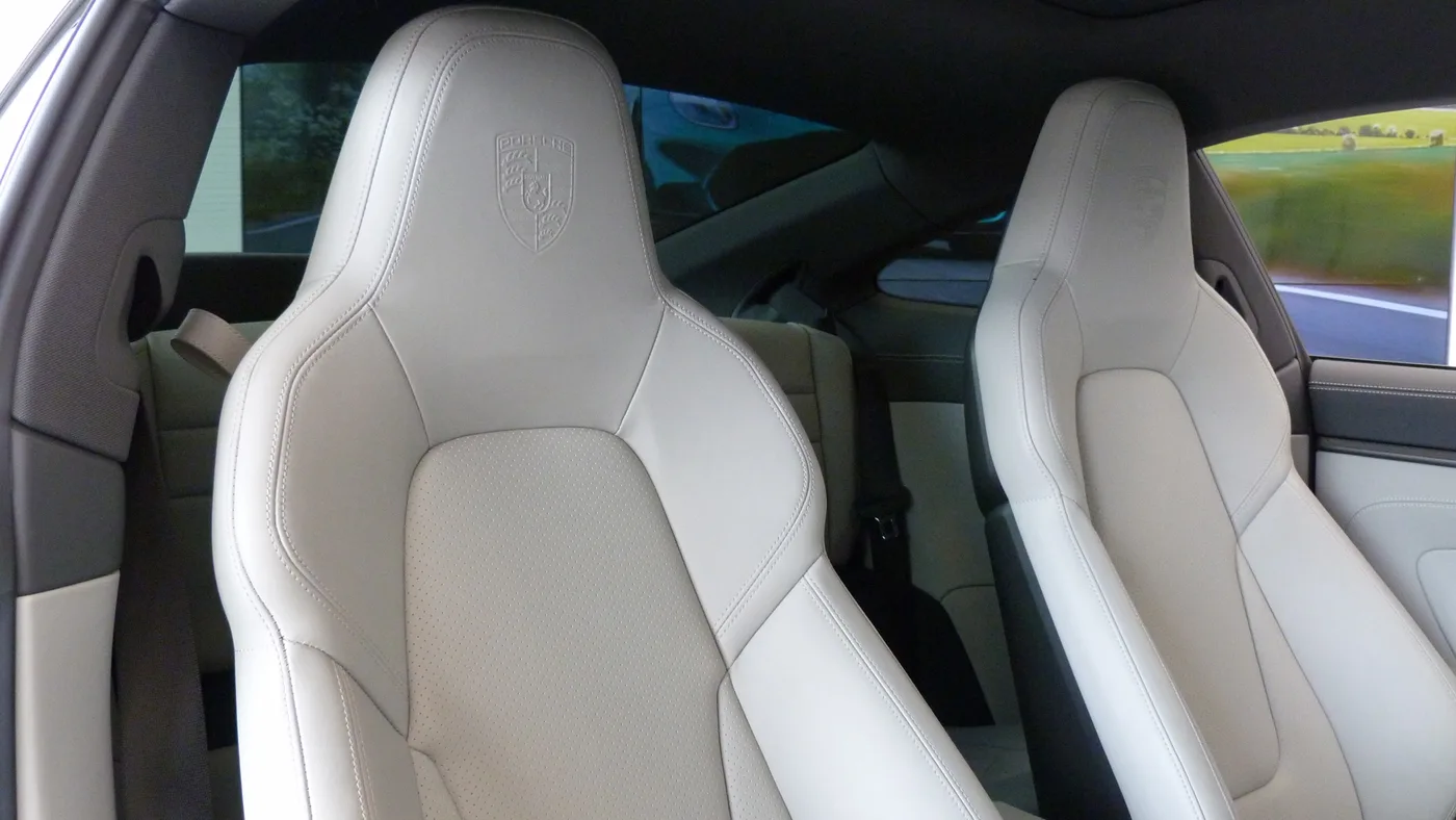 2023 Porsche 911 Carrera angeboten von einer Vertragshändlergruppe in Cheltenham, Vereinigtes Königreich, Foto 16 von 25
