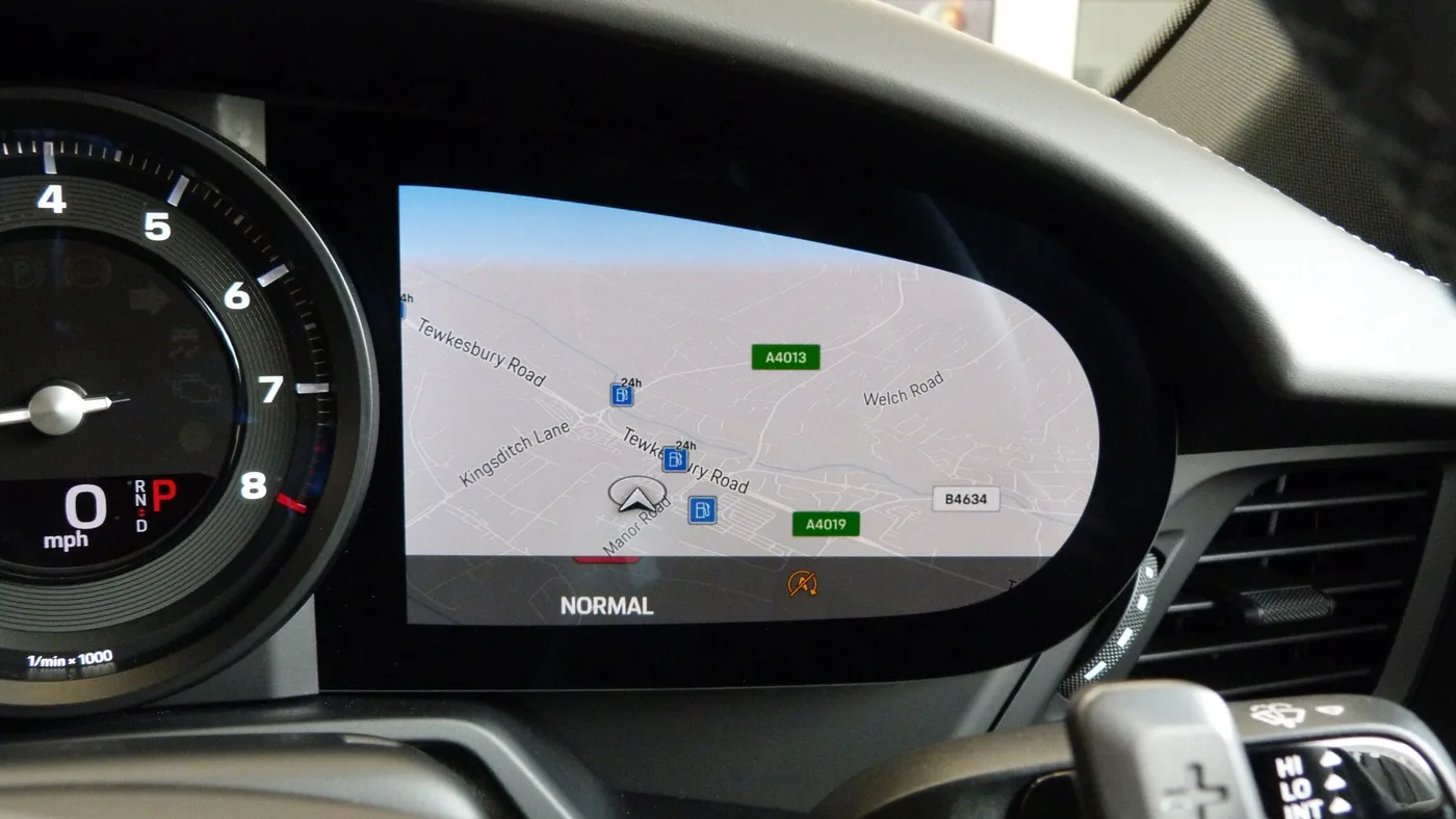 2023 Porsche 911 Carrera angeboten von einer Vertragshändlergruppe in Cheltenham, Vereinigtes Königreich, Foto 24 von 25
