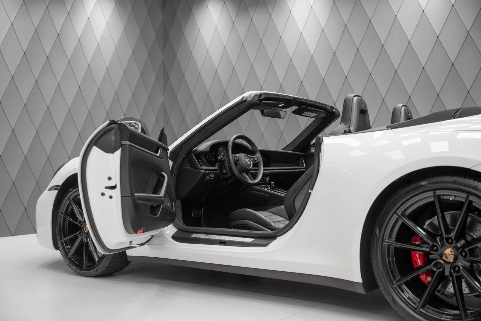 2023 Porsche 911 Carrera S Cabriolet, 10/21