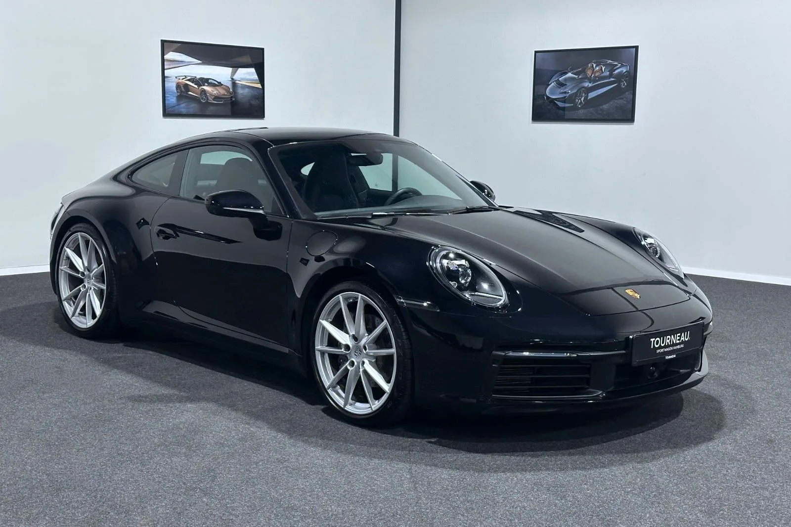 2023 Porsche 911 Carrera angeboten von einem Fachhändler in Ellerbek, Deutschland, Hauptfoto