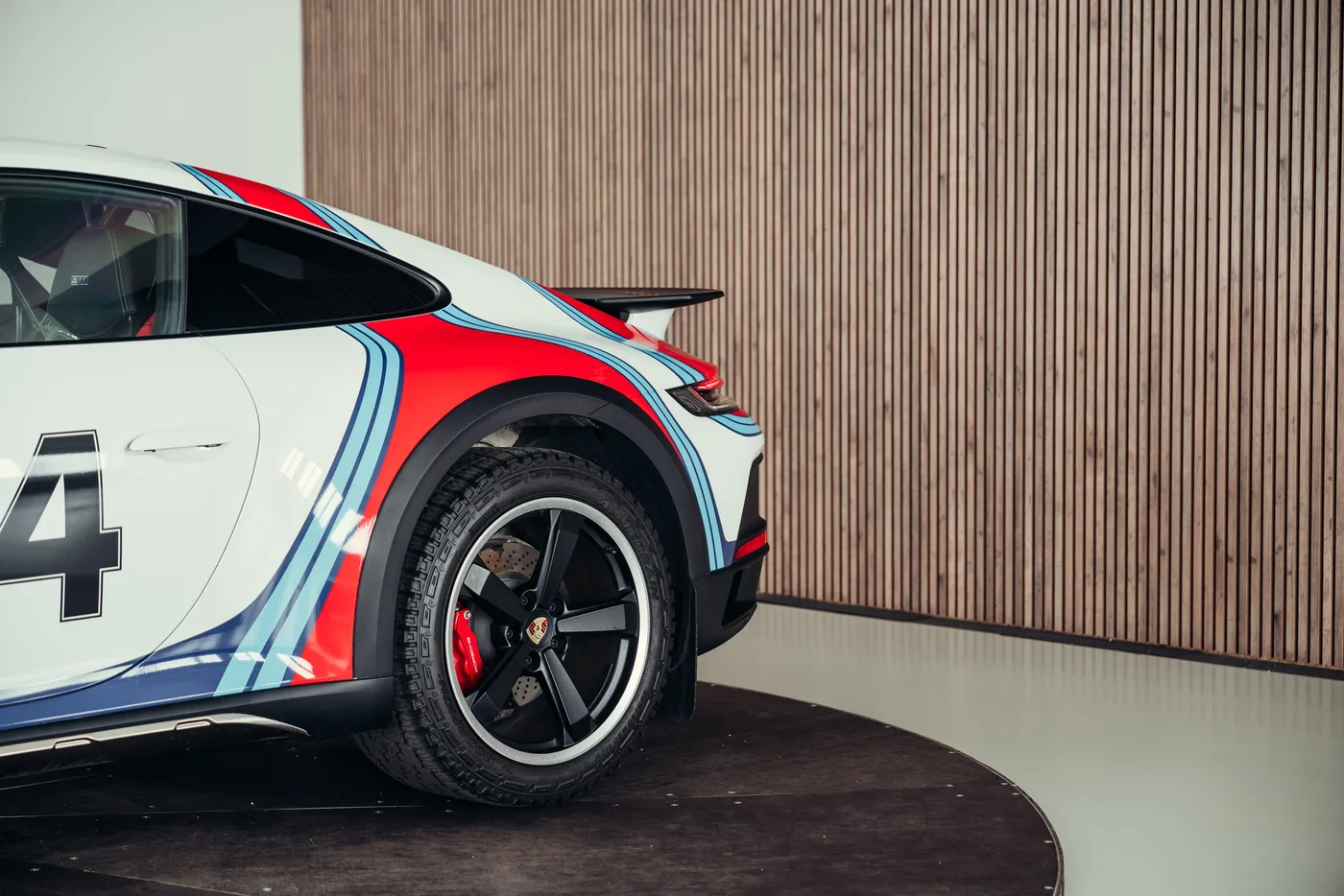 2023 Porsche 911 Dakar proposée par un spécialiste de la voiture de collection à Stuttgart, Allemagne, photo 12 sur 25