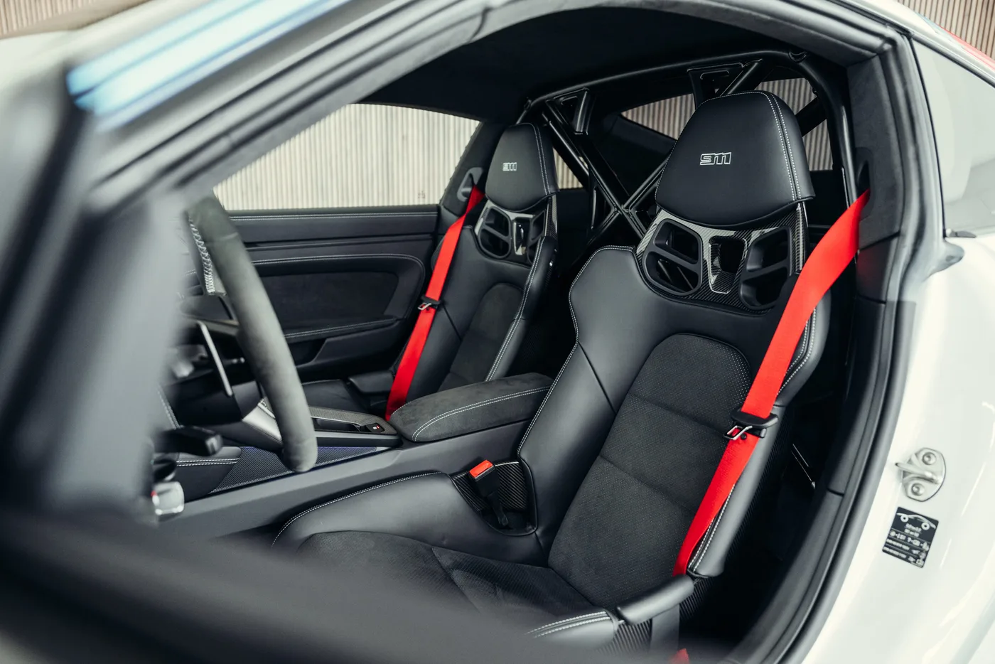 2023 Porsche 911 Dakar proposée par un spécialiste de la voiture de collection à Stuttgart, Allemagne, photo 24 sur 25