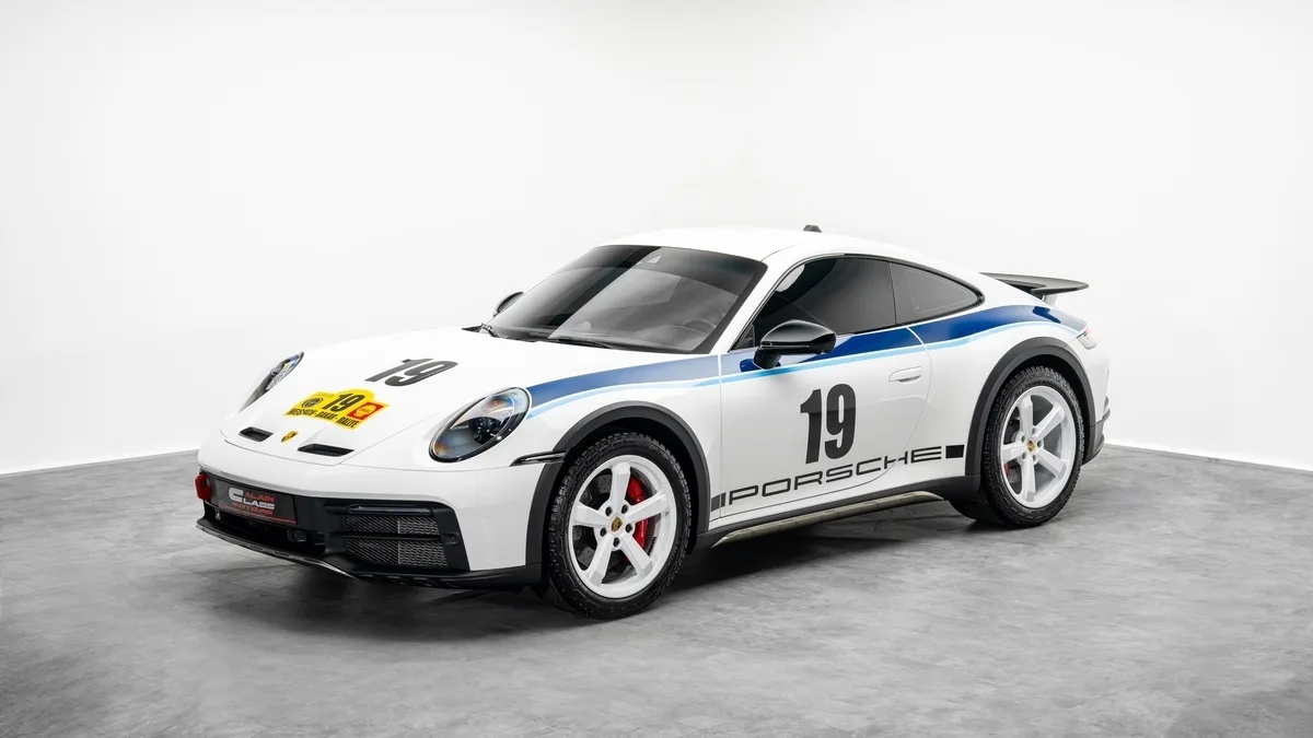 2023 Porsche 911 Dakar proposée par un concessionnaire spécialisé à Dubai, Émirats arabes unis, photo 2 sur 25