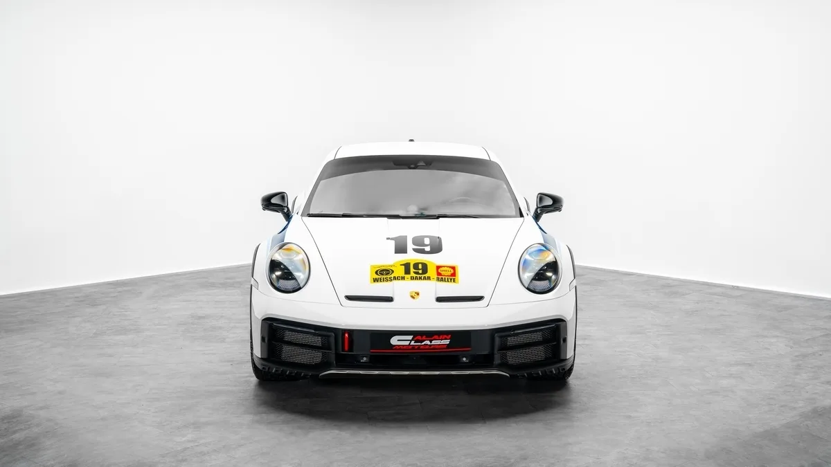 2023 Porsche 911 Dakar proposée par un concessionnaire spécialisé à Dubai, Émirats arabes unis, photo 4 sur 25