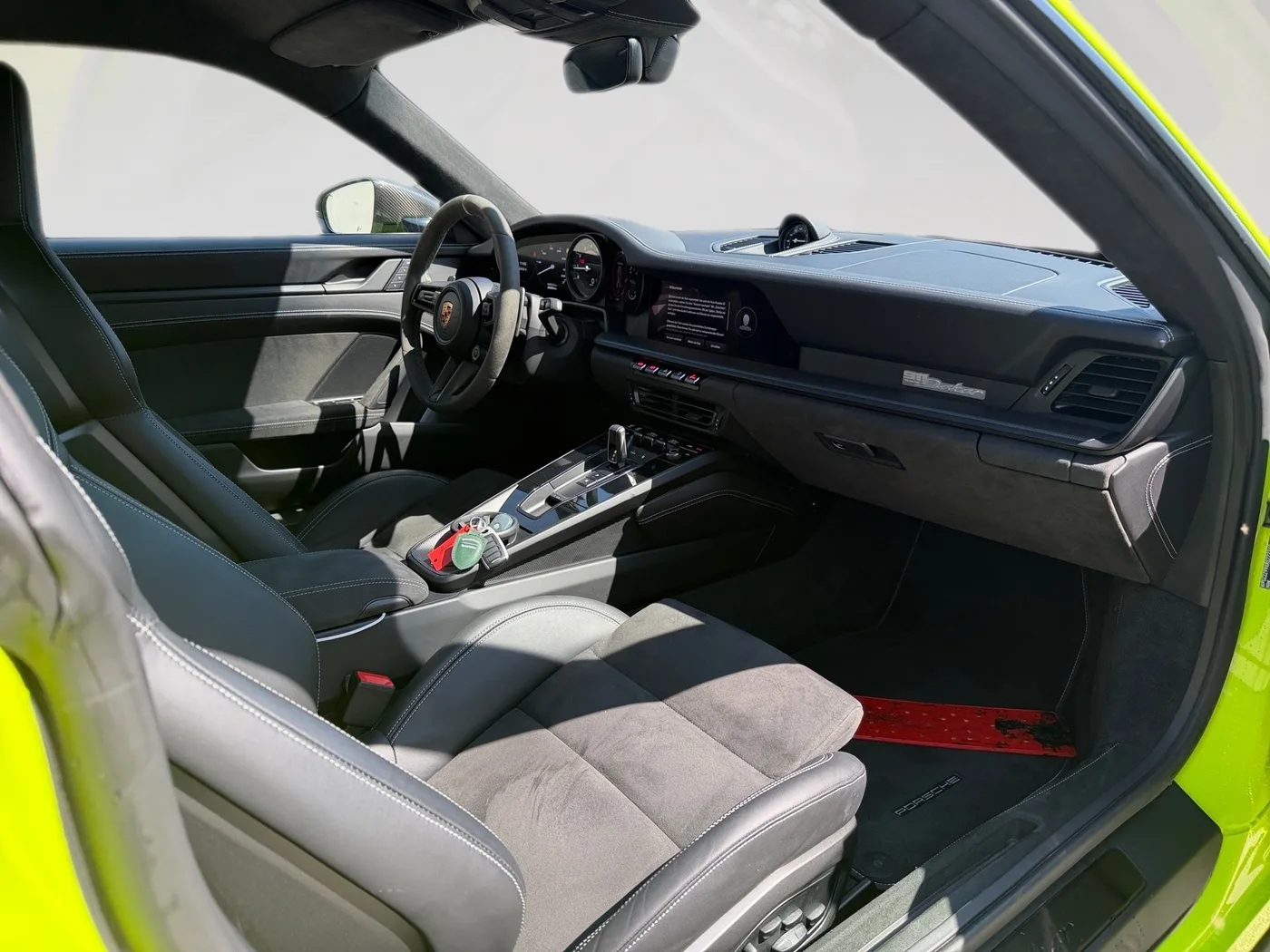 2023 Porsche 911 Dakar proposée par un concessionnaire spécialisé à Singen, Allemagne, photo 15 sur 15