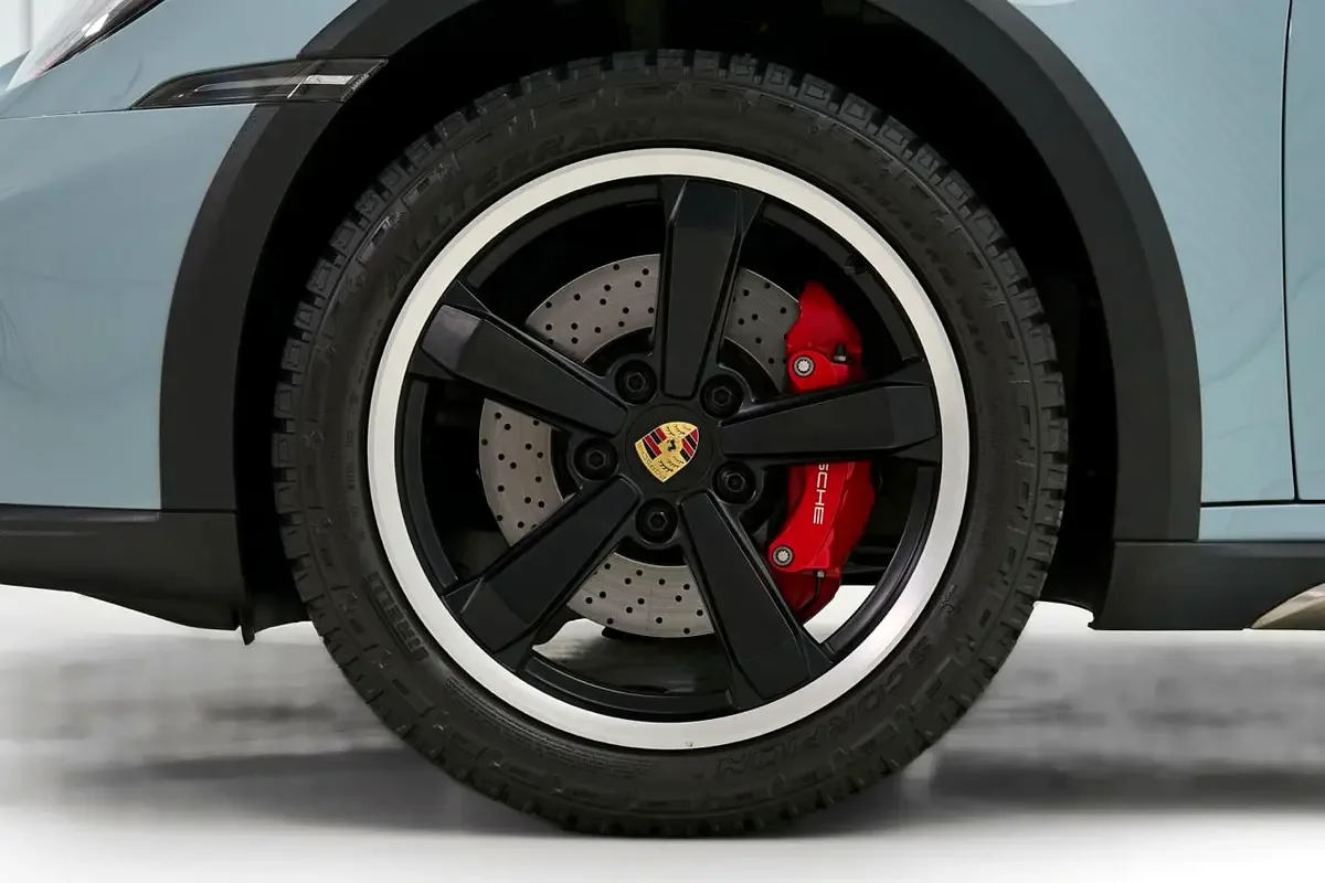 2023 Porsche 911 Dakar, 10/13