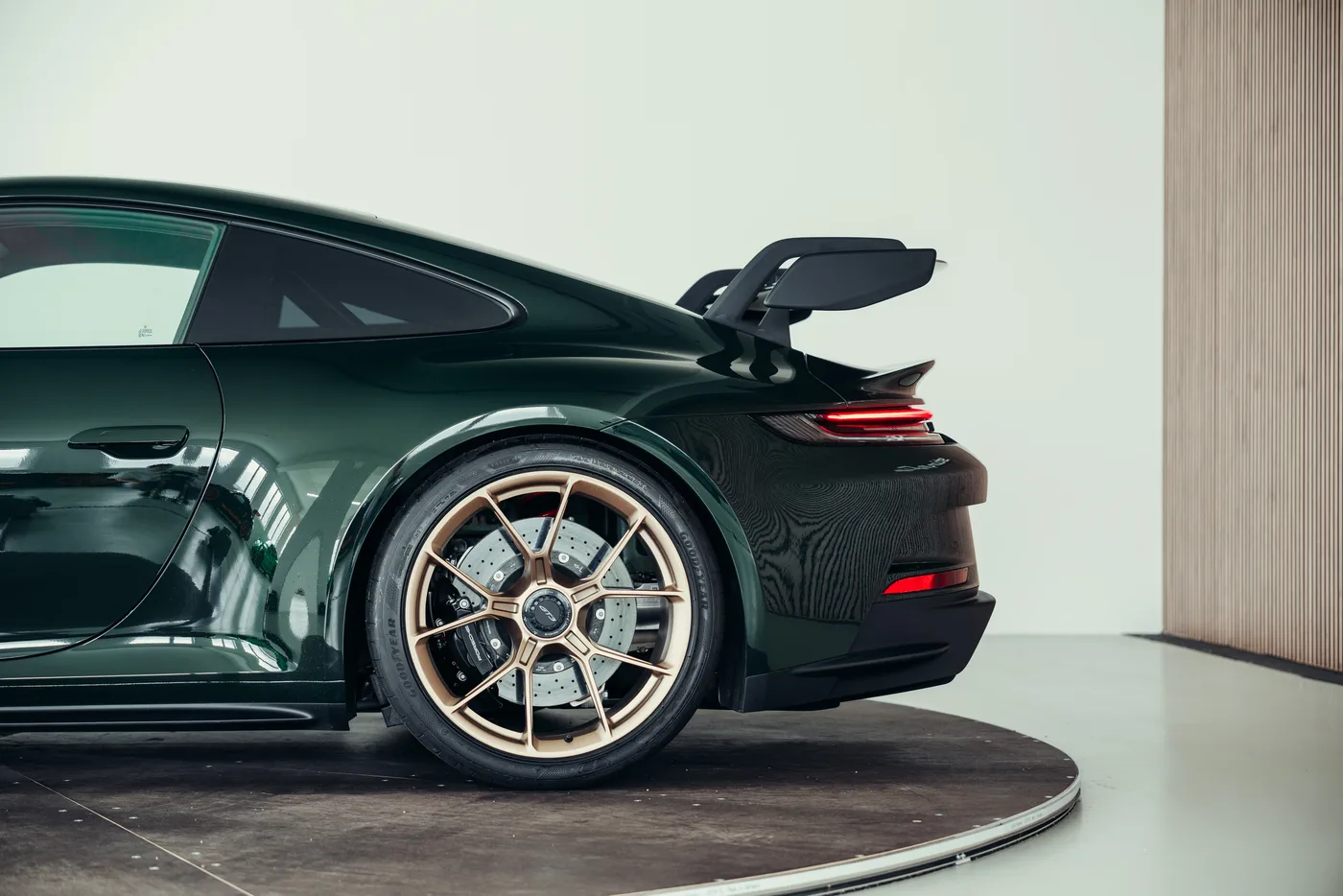 2023 Porsche 911 GT3 angeboten von einem Oldtimerspezialisten in Stuttgart, Deutschland, Foto 13 von 25