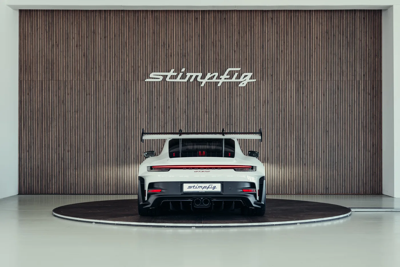 2023 Porsche 911 GT3 RS offered by a collector car specialist in Stuttgart, Germany, photo 4 of 25
