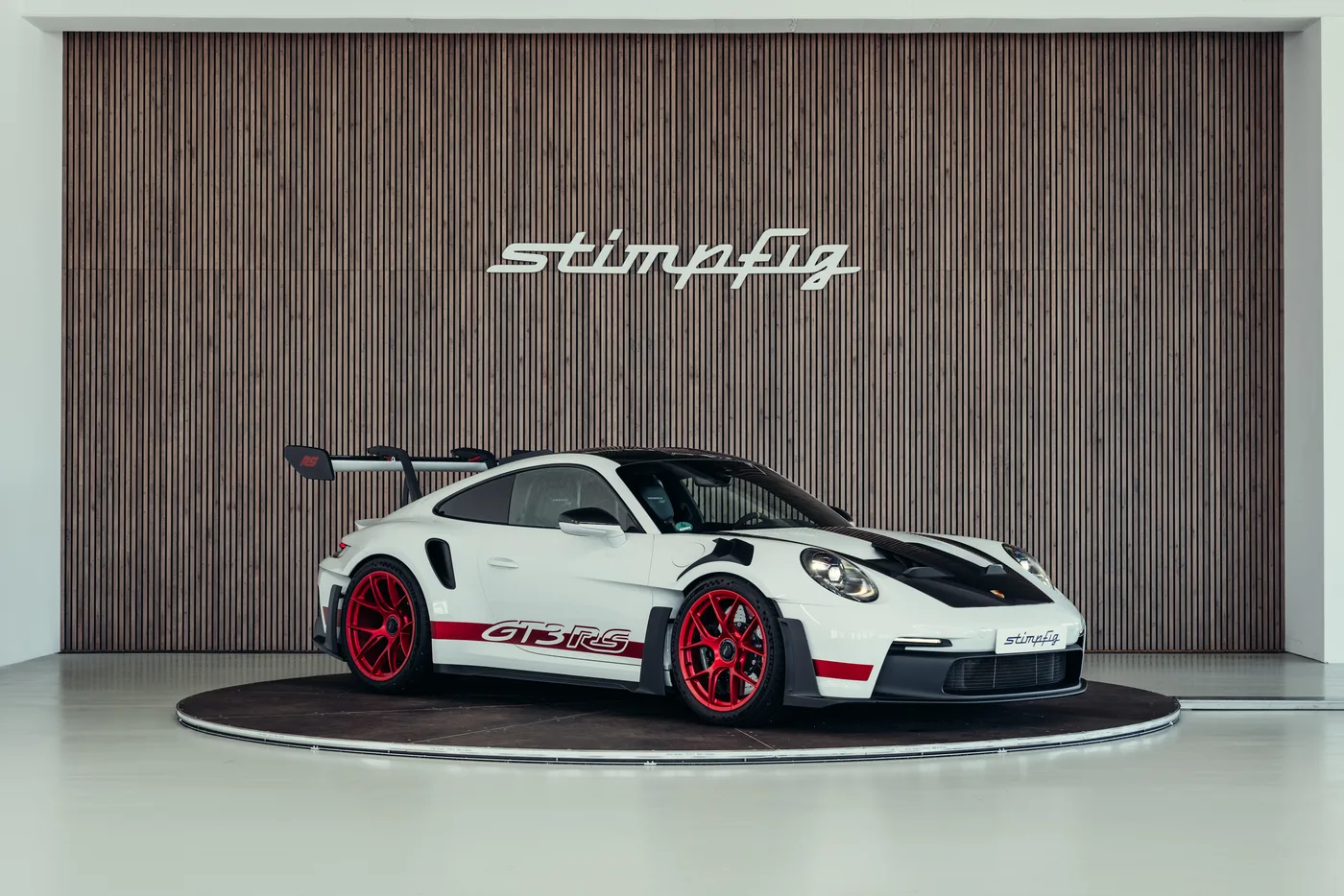 2023 Porsche 911 GT3 RS offered by a collector car specialist in Stuttgart, Germany, photo 7 of 25