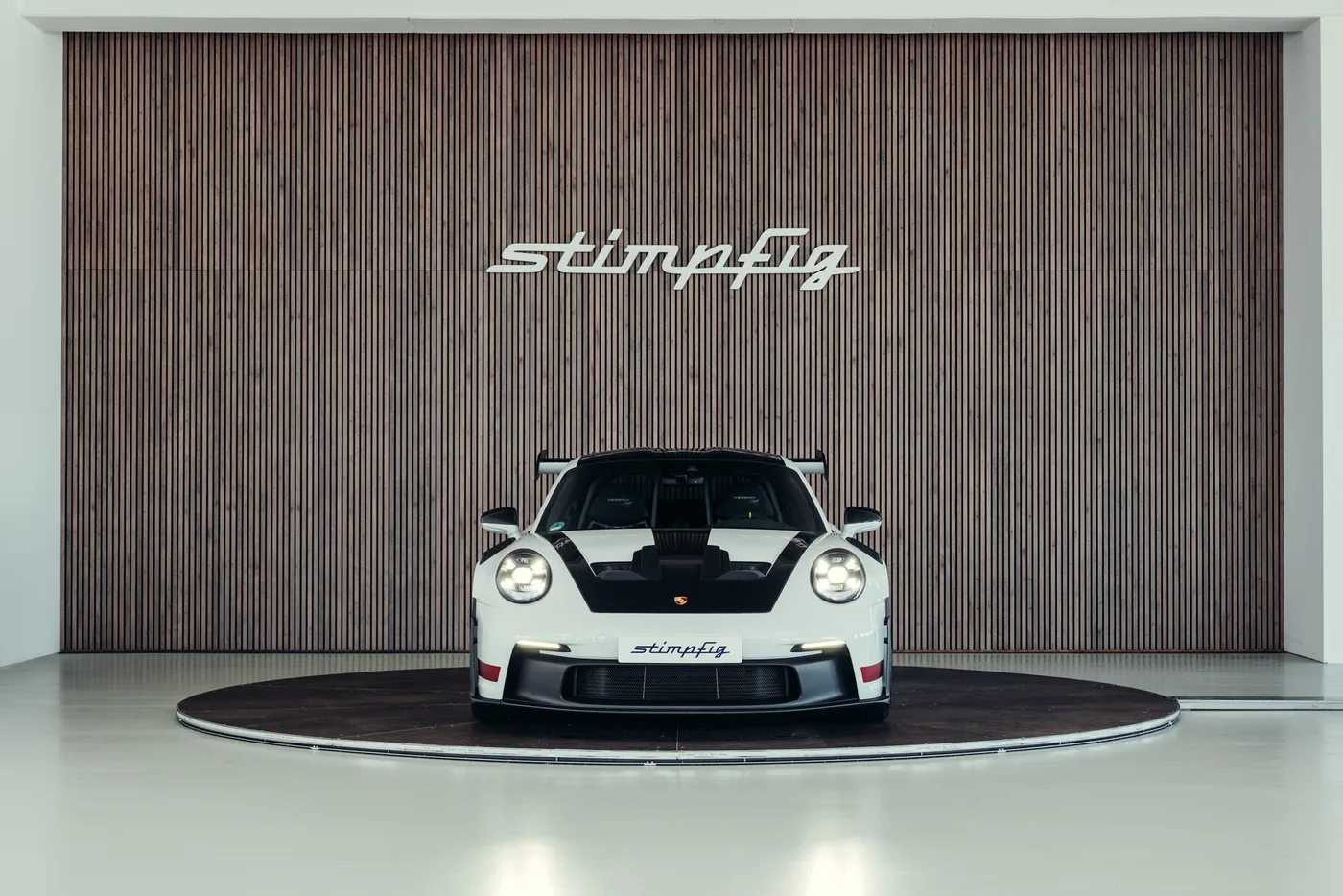 2023 Porsche 911 GT3 RS offered by a collector car specialist in Stuttgart, Germany, photo 8 of 25