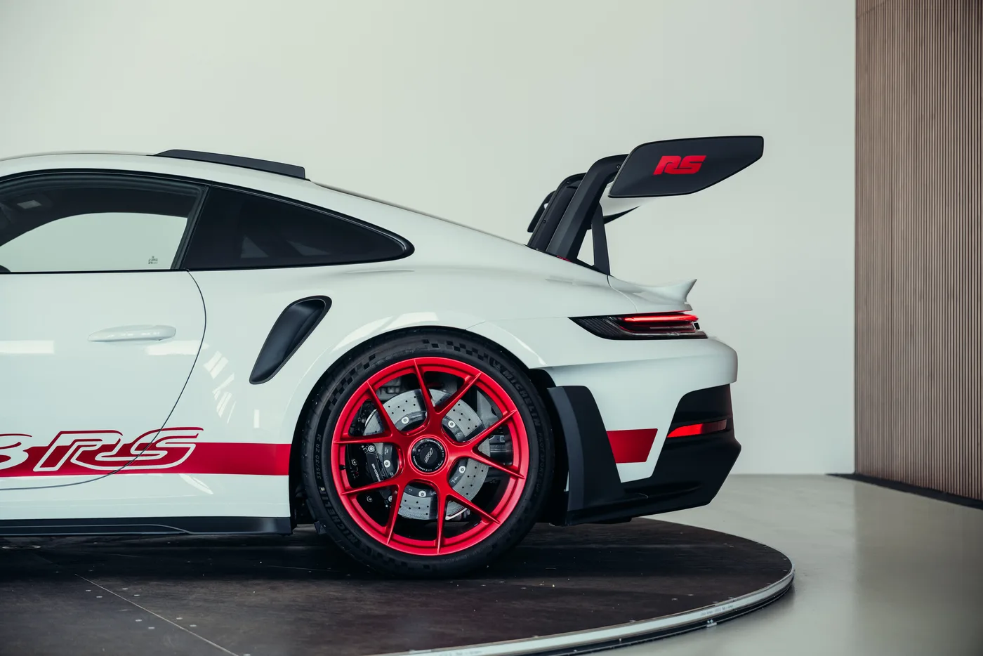 2023 Porsche 911 GT3 RS offered by a collector car specialist in Stuttgart, Germany, photo 14 of 25