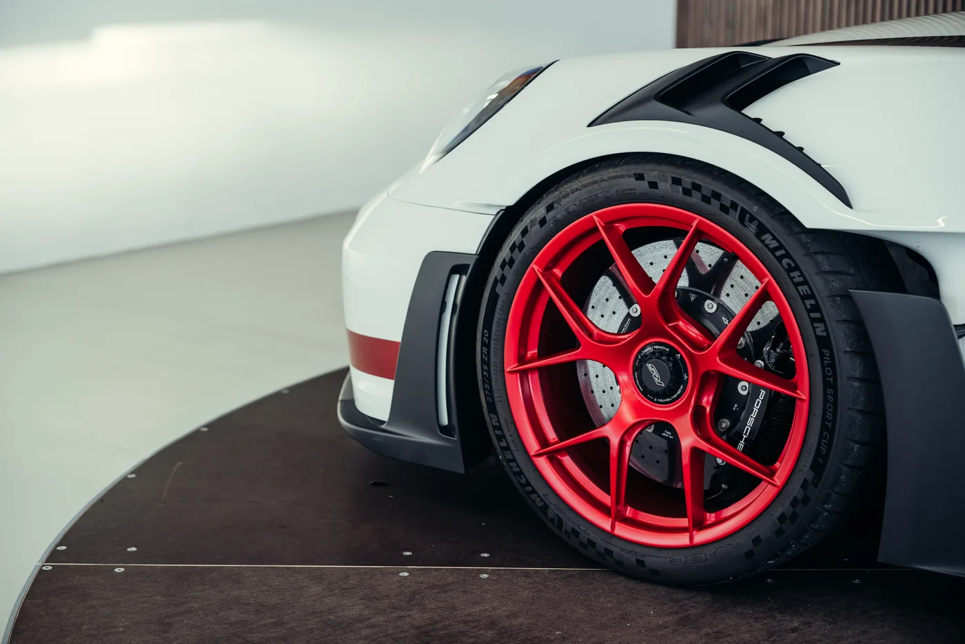 2023 Porsche 911 GT3 RS offered by a collector car specialist in Stuttgart, Germany, photo 18 of 25