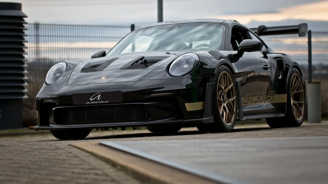 2023 Porsche 911 GT3 RS proposée par un concessionnaire spécialisé à Cologne, Allemagne, photo 3 sur 25
