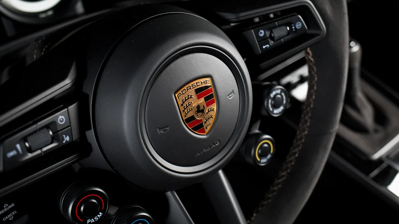 2023 Porsche 911 GT3 RS proposée par un concessionnaire spécialisé à Cologne, Allemagne, photo 16 sur 25