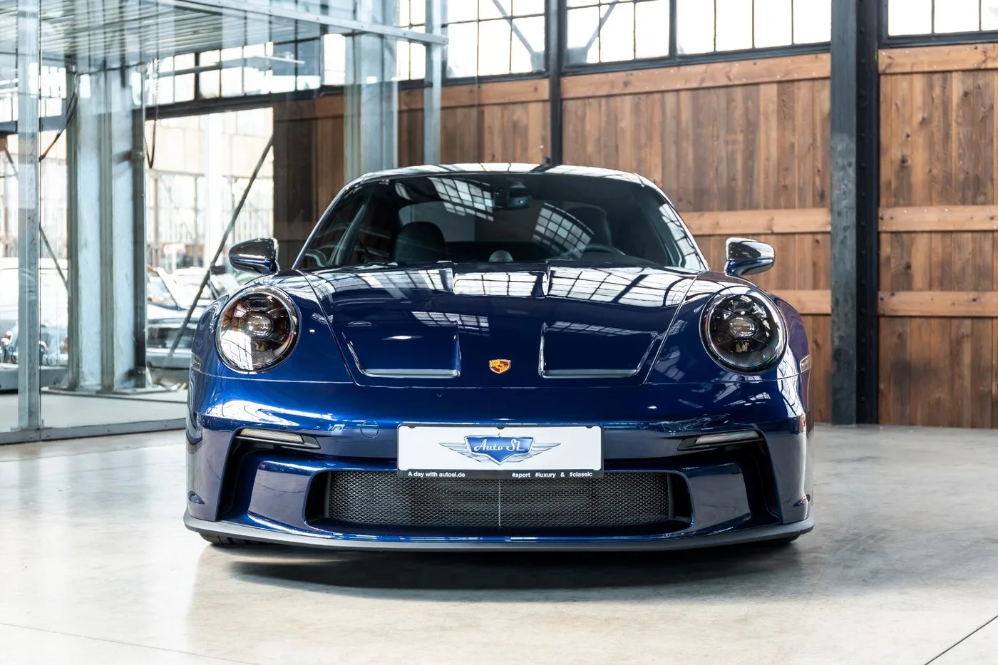 2023 Porsche 911 GT3 Touring offered by a specialist dealer in Neuss, Germany, photo 3 of 10