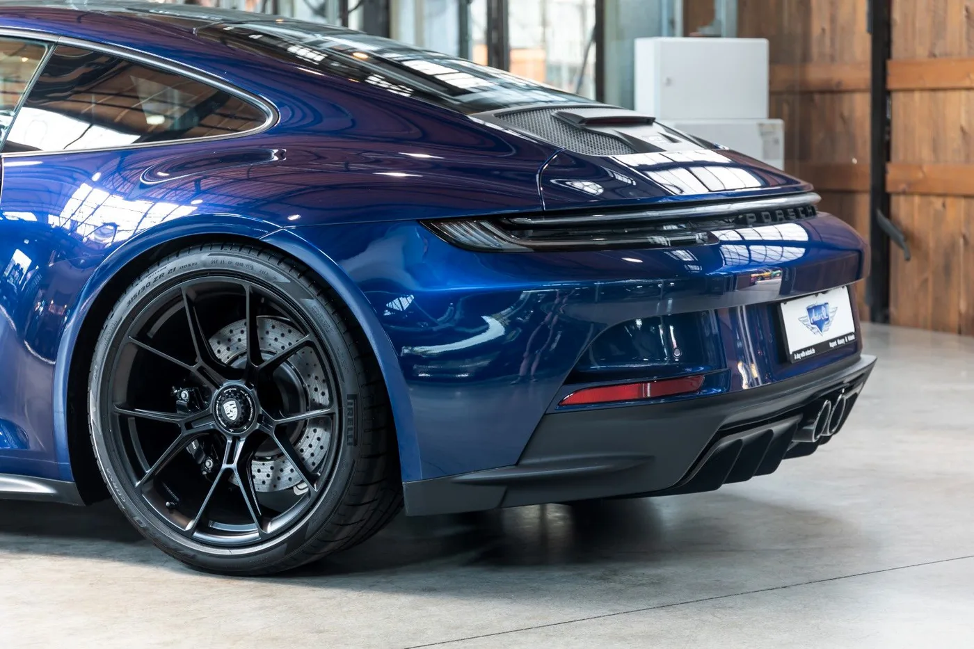 2023 Porsche 911 GT3 Touring offered by a specialist dealer in Neuss, Germany, photo 8 of 10