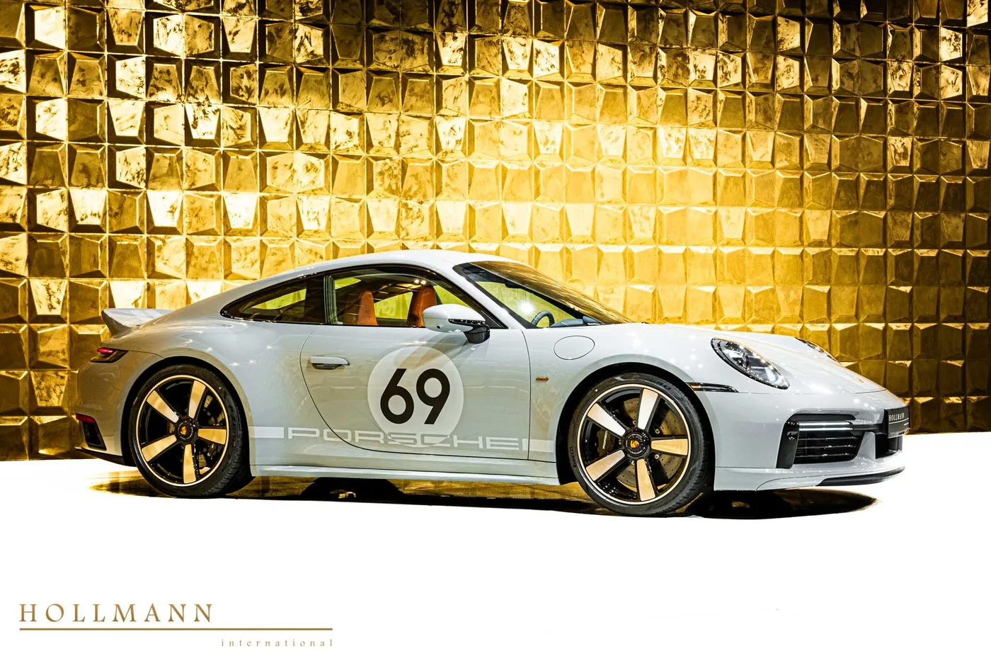 2023 Porsche 911 Sport Classic proposée par un concessionnaire spécialisé à Stuhr, Allemagne, photo 2 sur 8