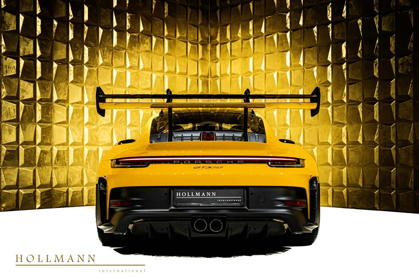 2023 Porsche 911 GT3 RS proposée par un concessionnaire spécialisé à Stuhr, Allemagne, photo 4 sur 8