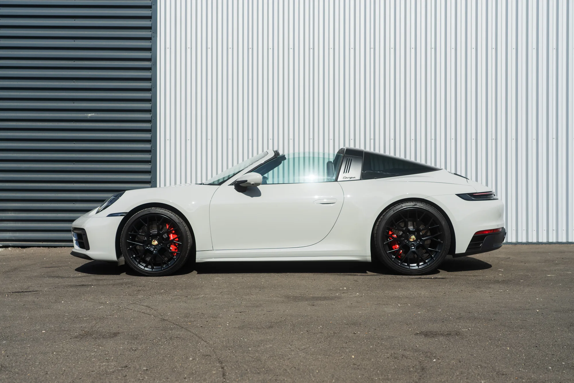 2023 Porsche 911 Targa 4 GTS, 2/18