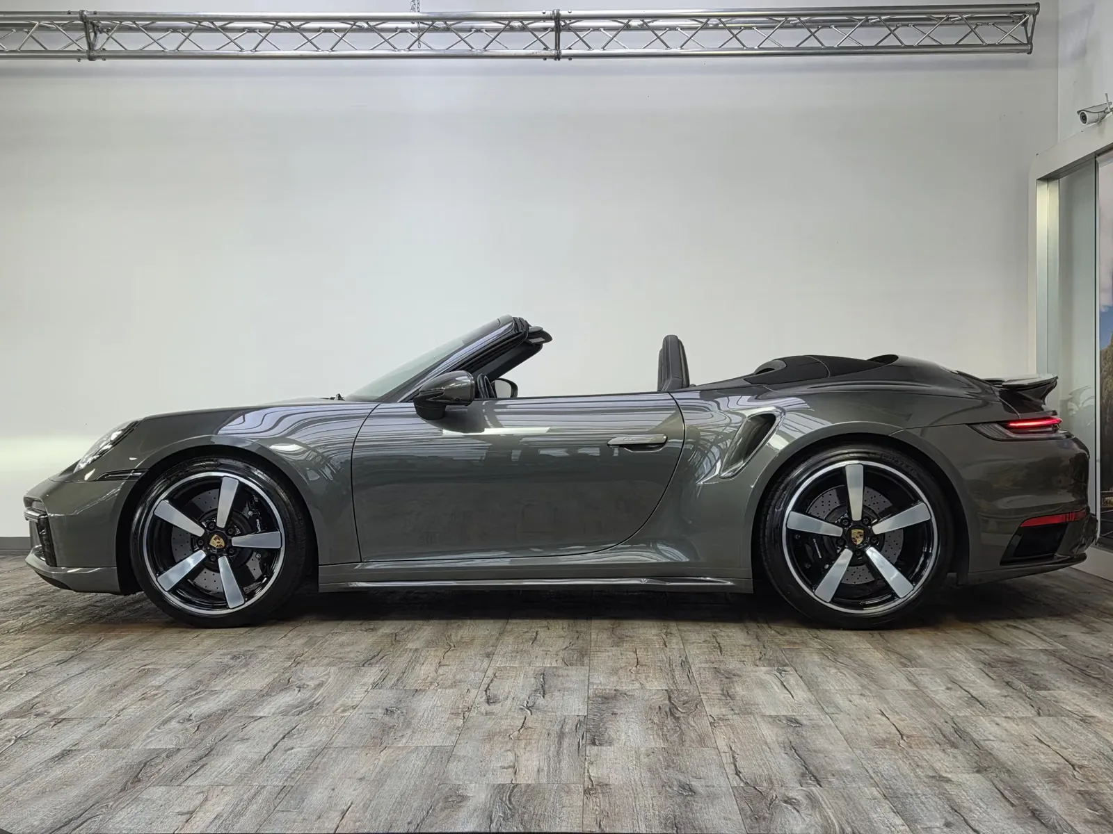2023 Porsche 911 Turbo Cabriolet, 3/30