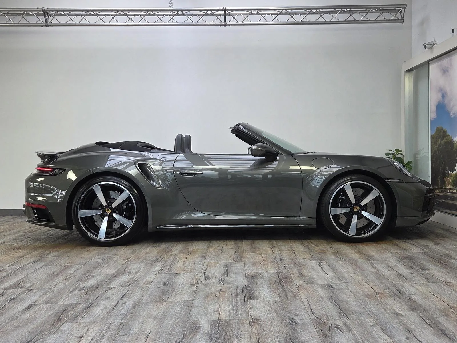 2023 Porsche 911 Turbo Cabriolet, 4/30
