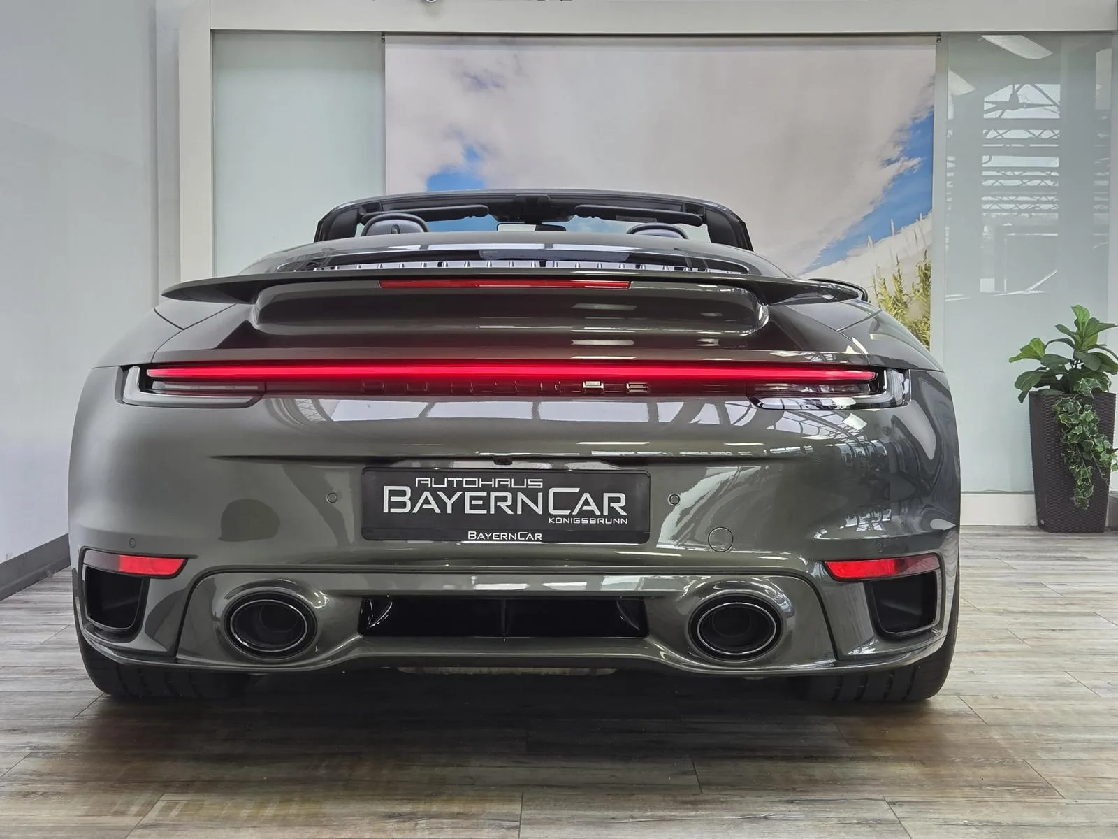 2023 Porsche 911 Turbo Cabriolet, 5/30