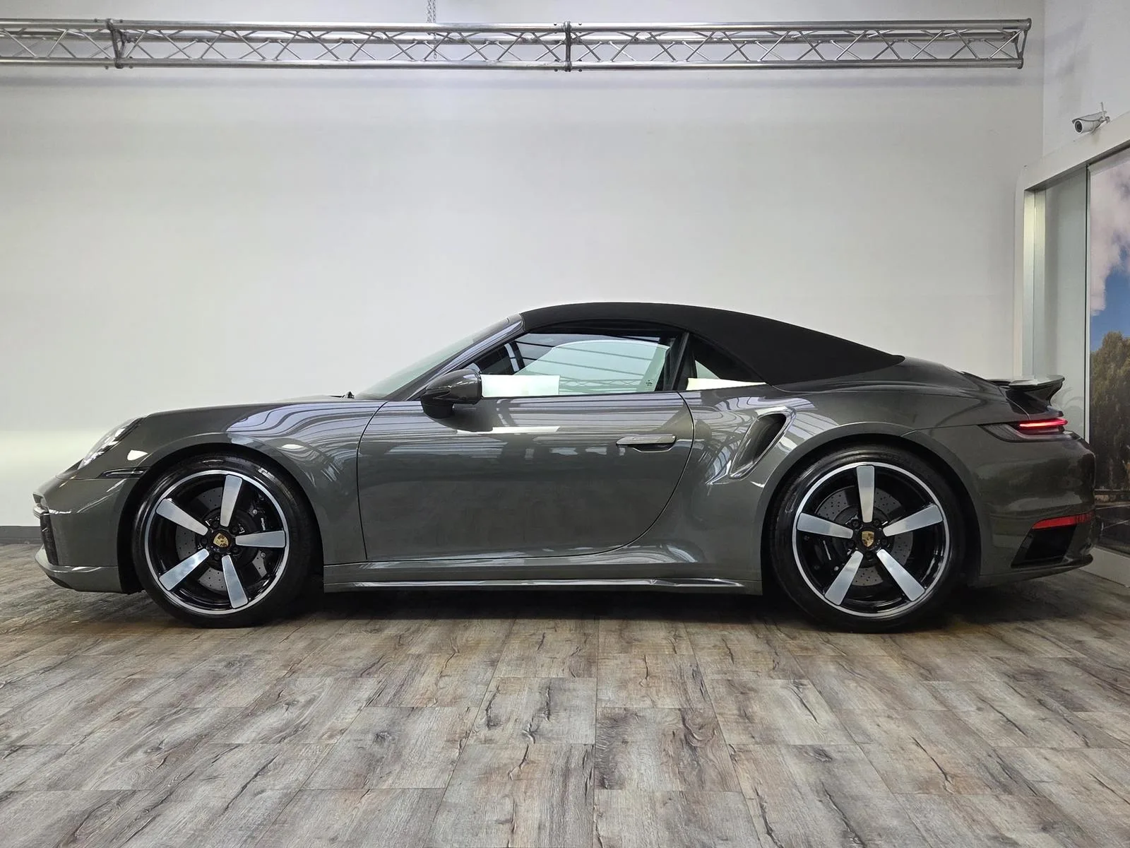2023 Porsche 911 Turbo Cabriolet, 9/30