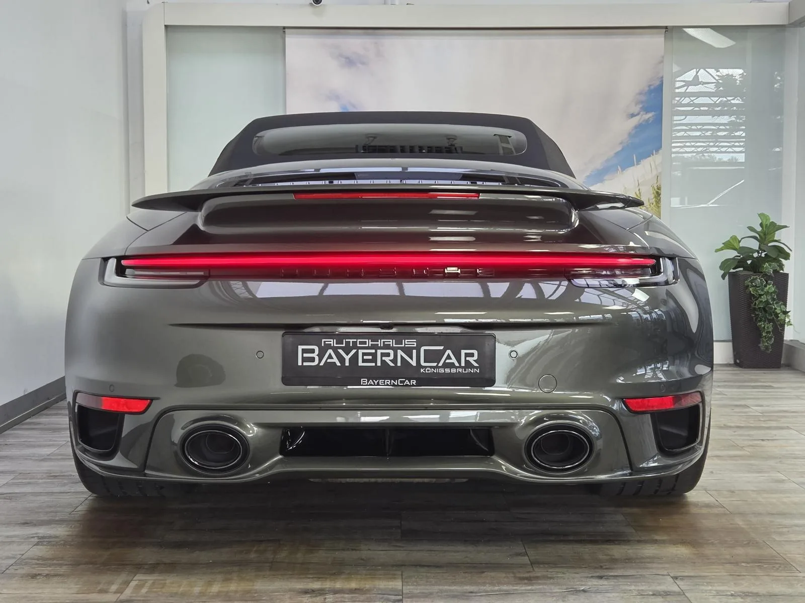 2023 Porsche 911 Turbo Cabriolet, 11/30