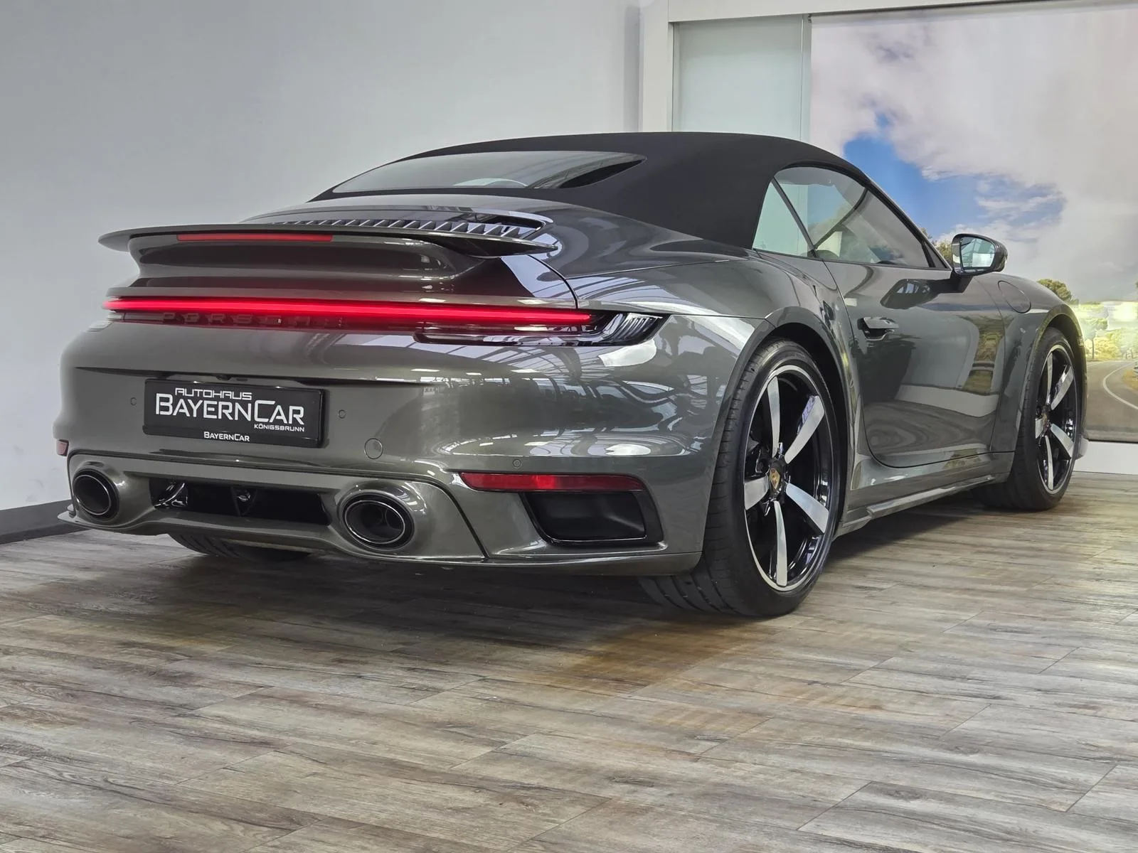 2023 Porsche 911 Turbo Cabriolet, 12/30