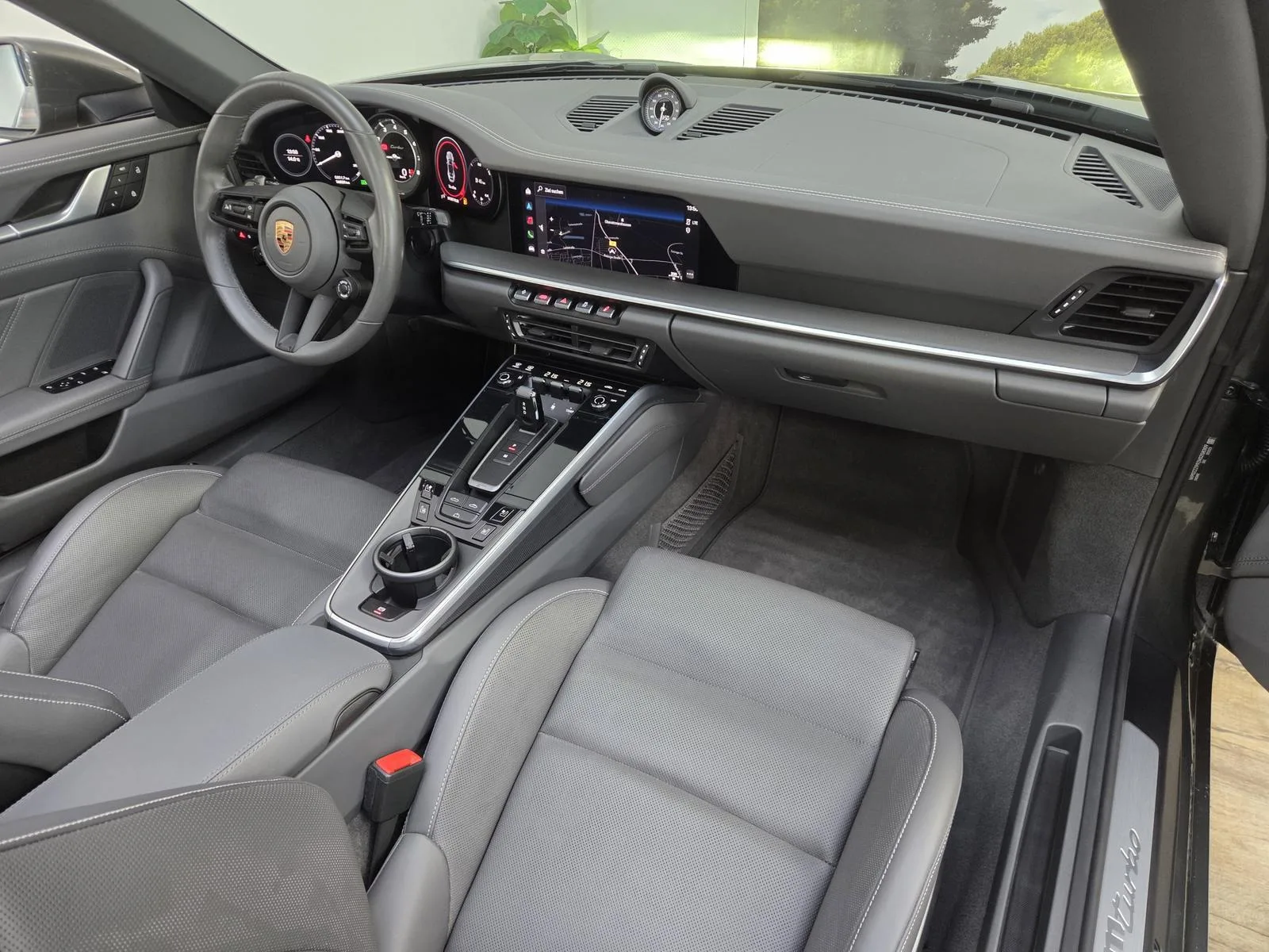 2023 Porsche 911 Turbo Cabriolet, 26/30