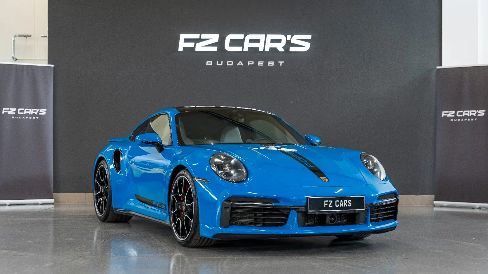 2023 Porsche 911 Turbo angeboten von einem Fachhändler in Budapest, Ungarn, Hauptfoto