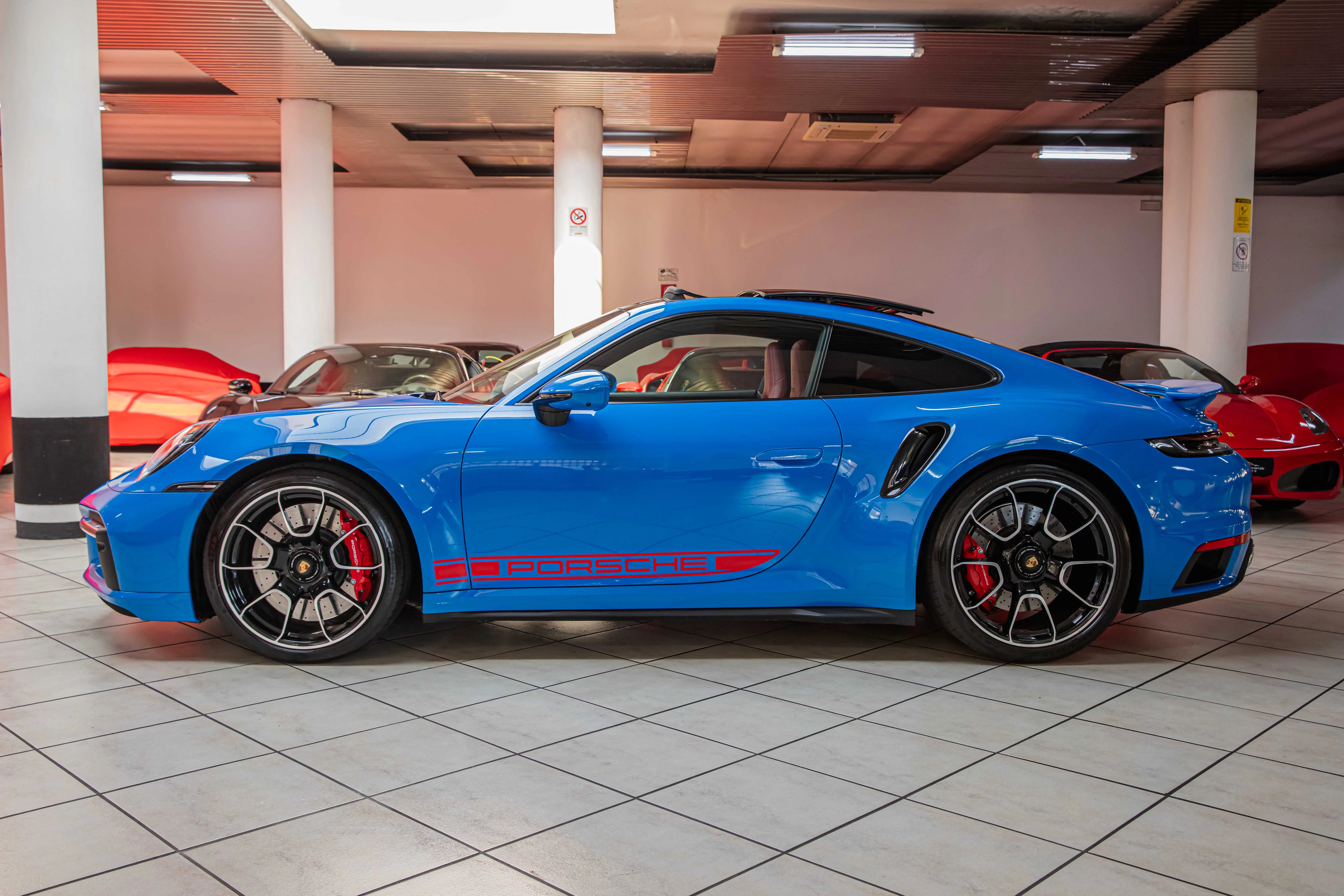 2023 Porsche 911 Turbo, 8/27