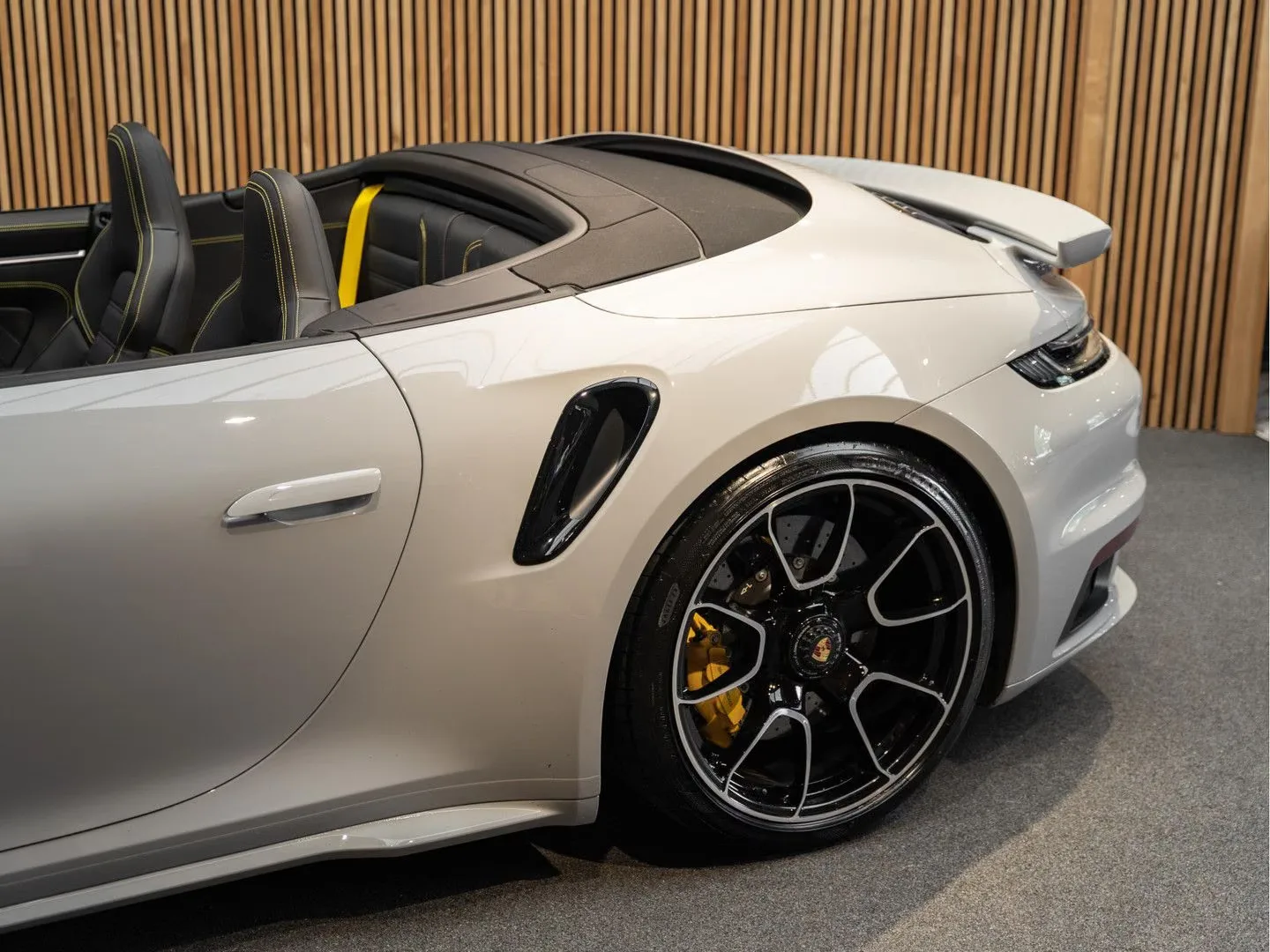 2023 Porsche 911 Turbo S Cabriolet, 6/30