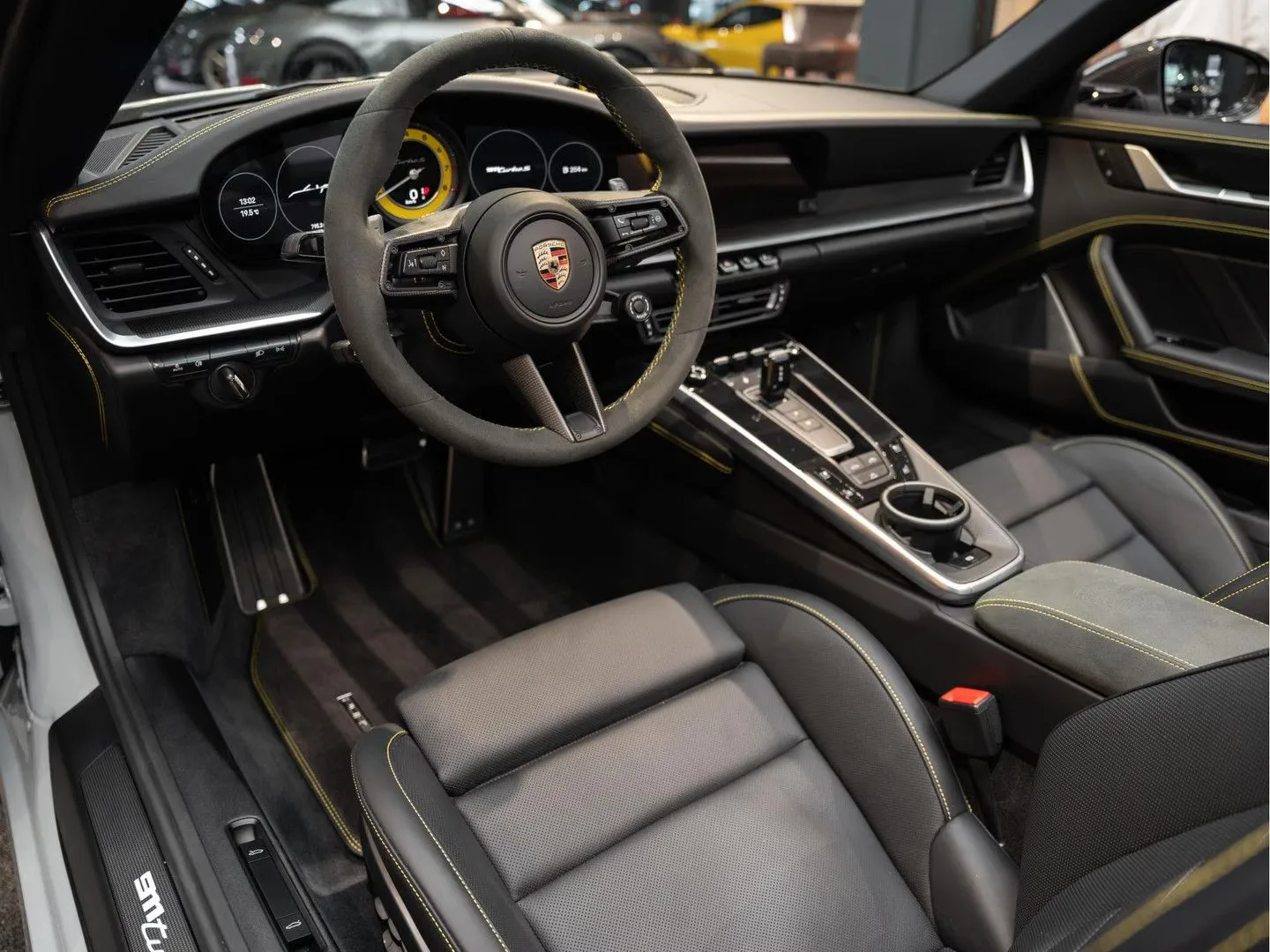 2023 Porsche 911 Turbo S Cabriolet, 7/30