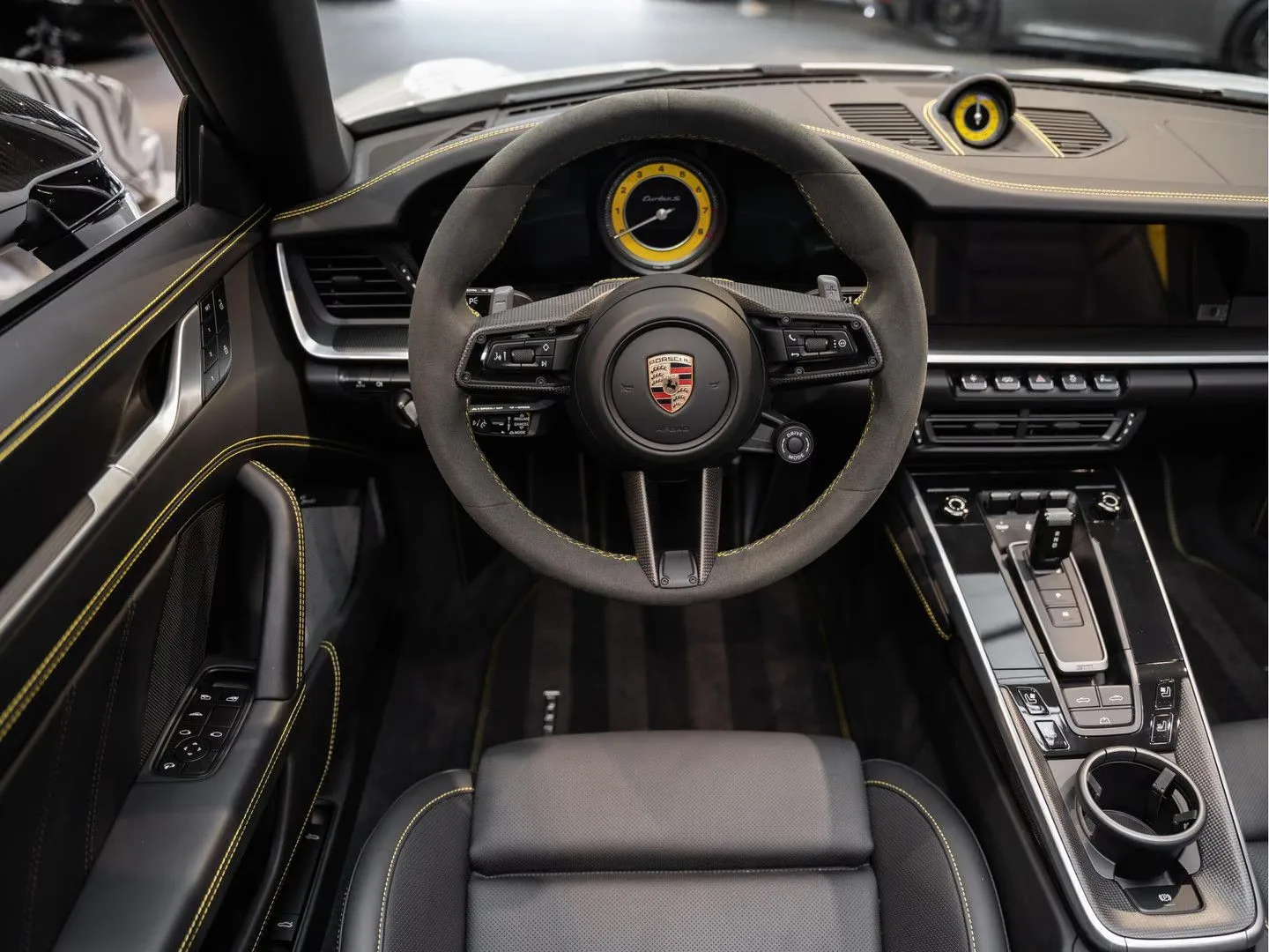 2023 Porsche 911 Turbo S Cabriolet, 9/30