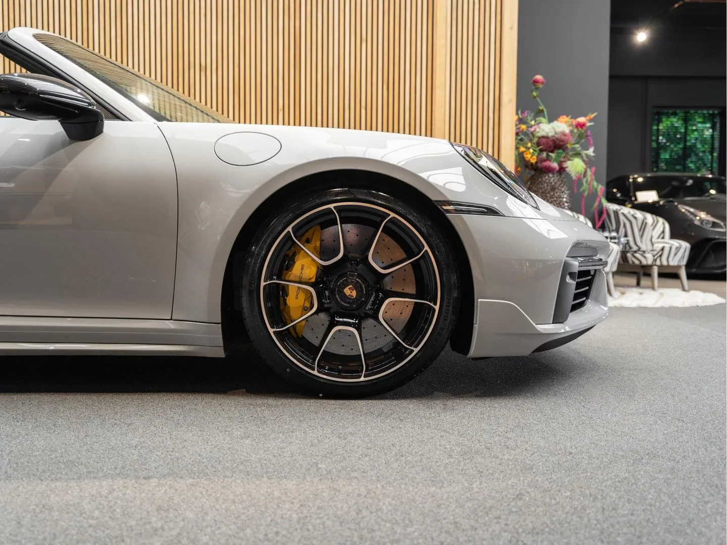 2023 Porsche 911 Turbo S Cabriolet, 16/30