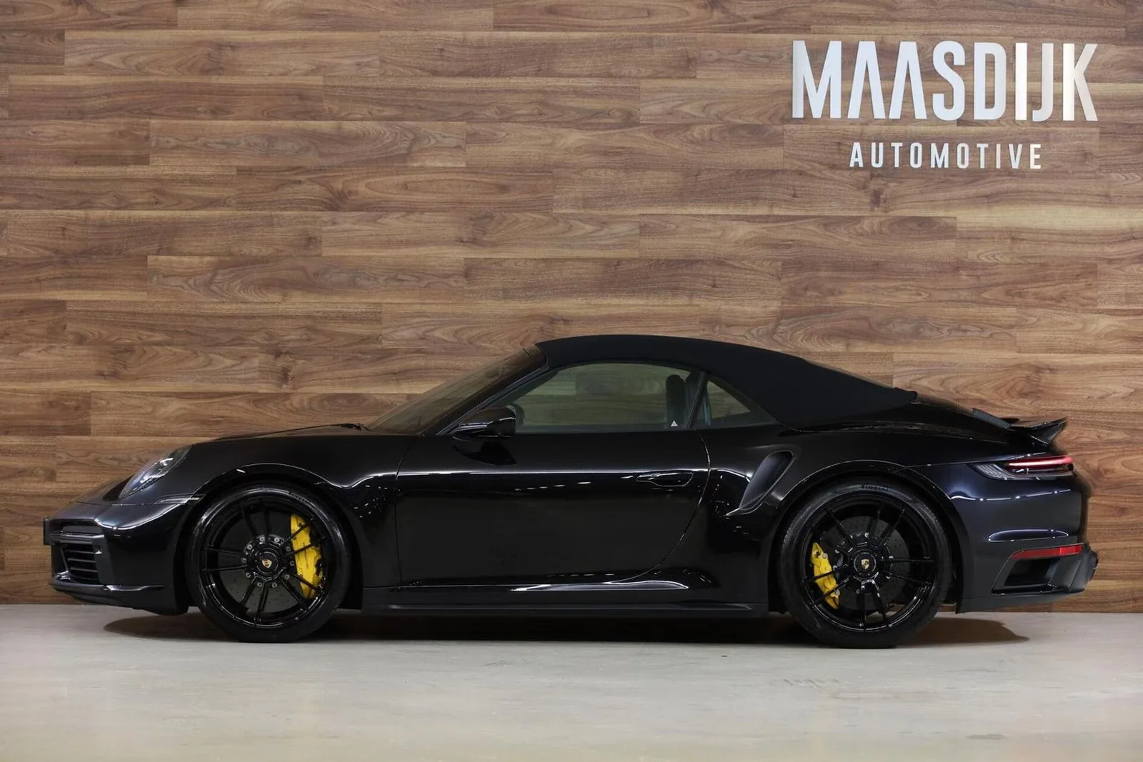 2023 Porsche 911 Turbo S Cabriolet, 14/30