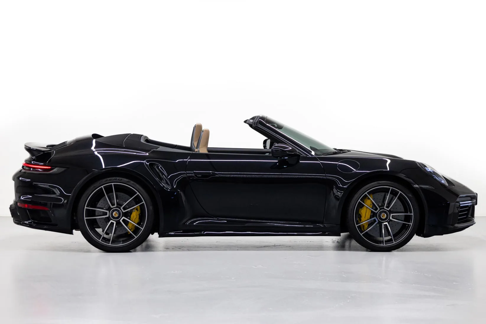 2023 Porsche 911 Turbo S Cabriolet, 3/23