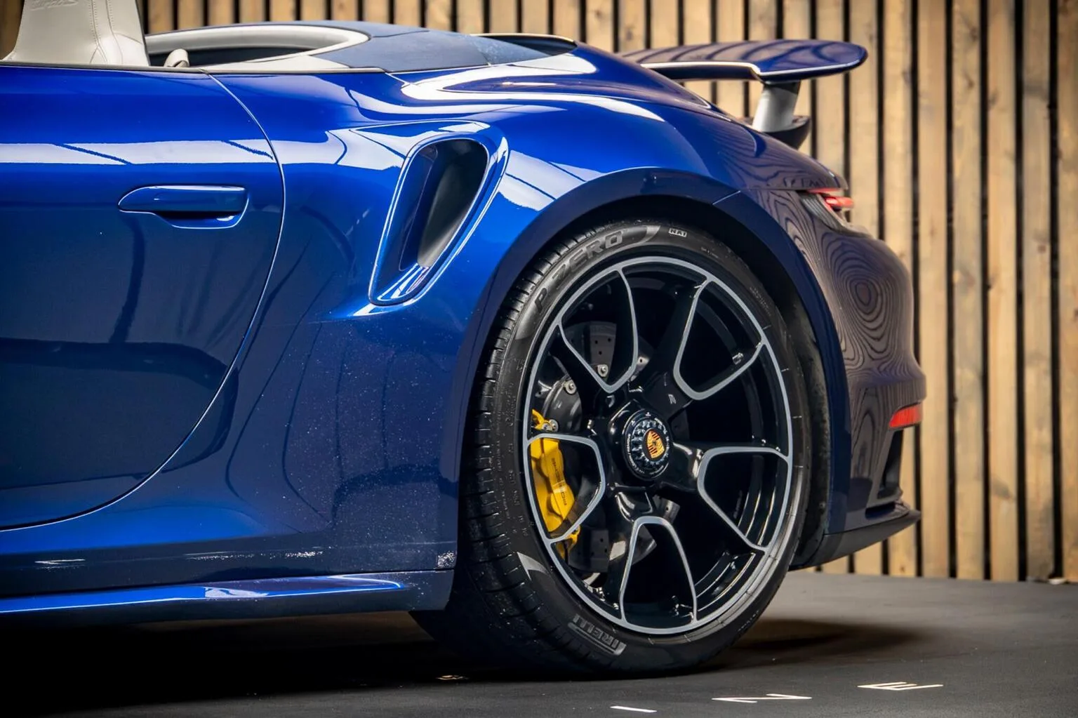 2023 Porsche 911 Turbo S Cabriolet, 16/30
